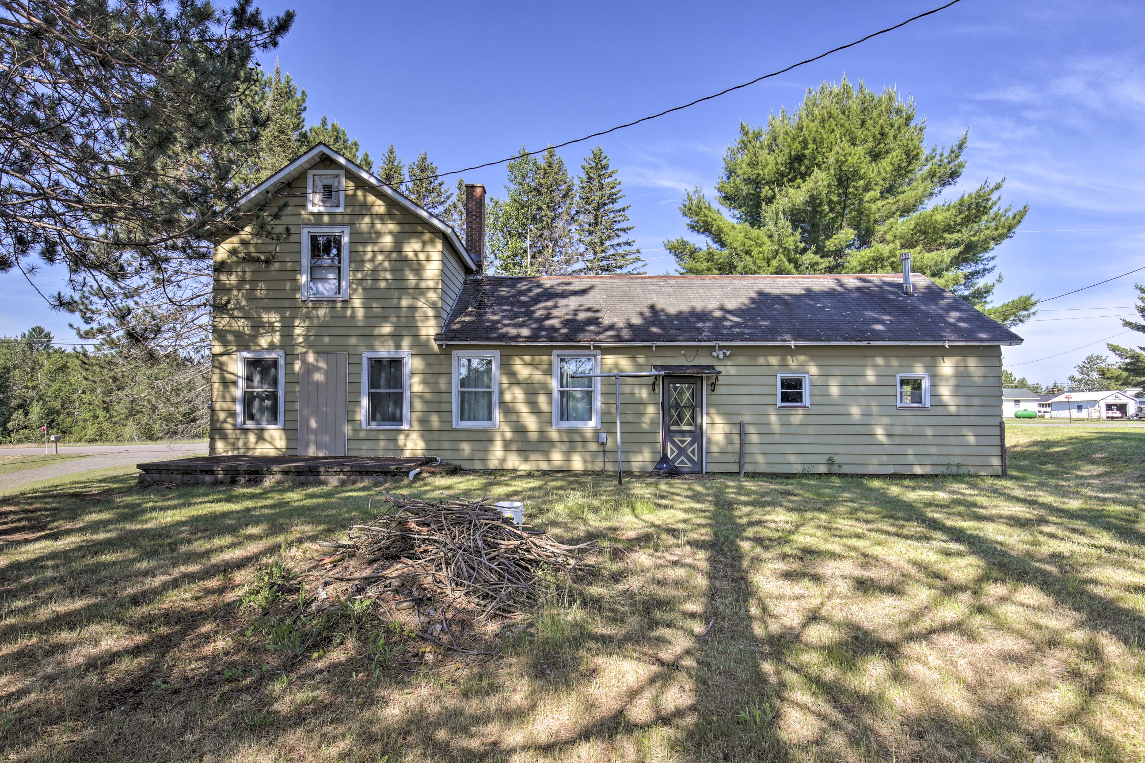Property Exterior | Small Deck | Fire Pit