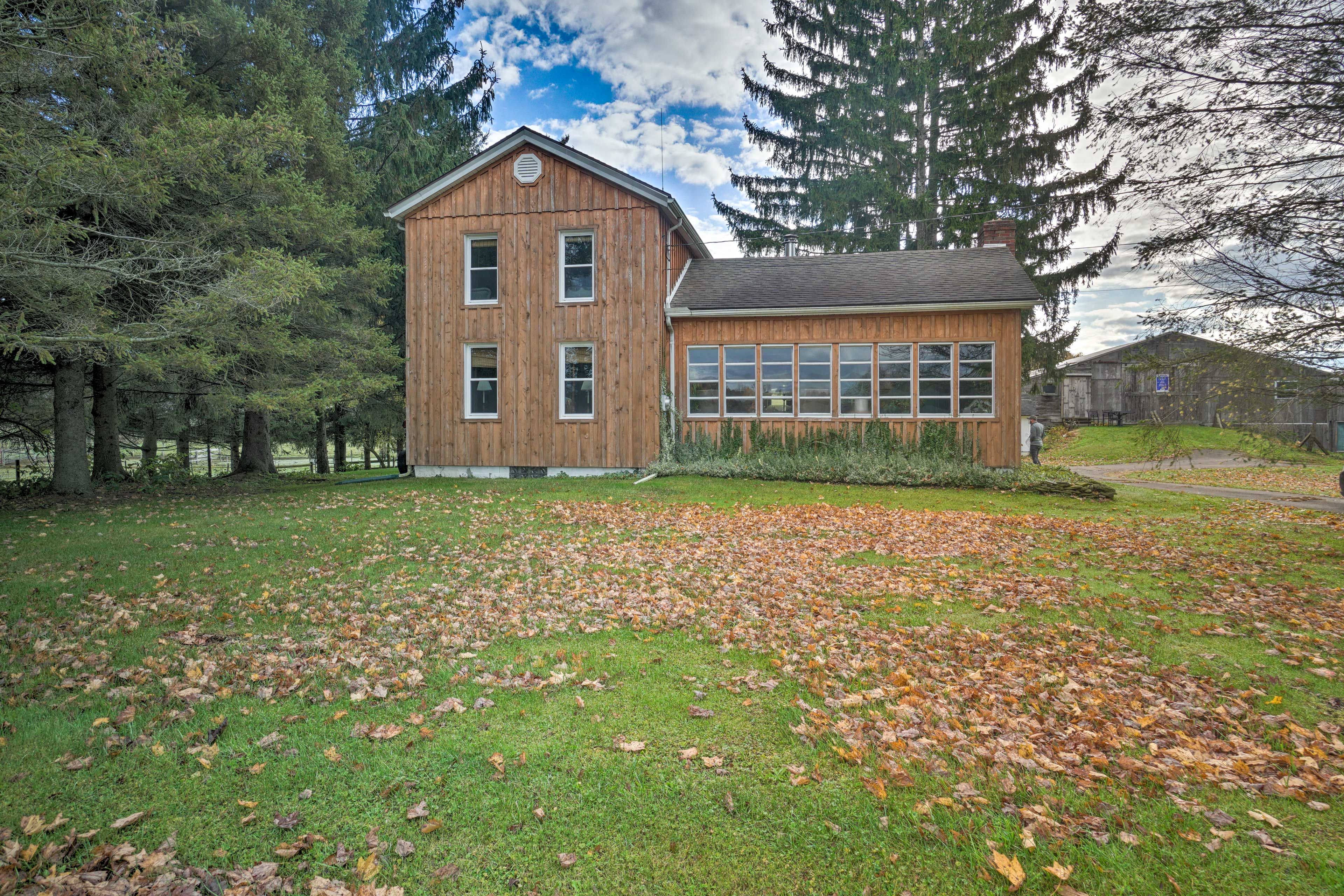Cambridge Springs Vacation Rental | 2BR | 2BA | 1,500 Sq Ft | Stairs Required
