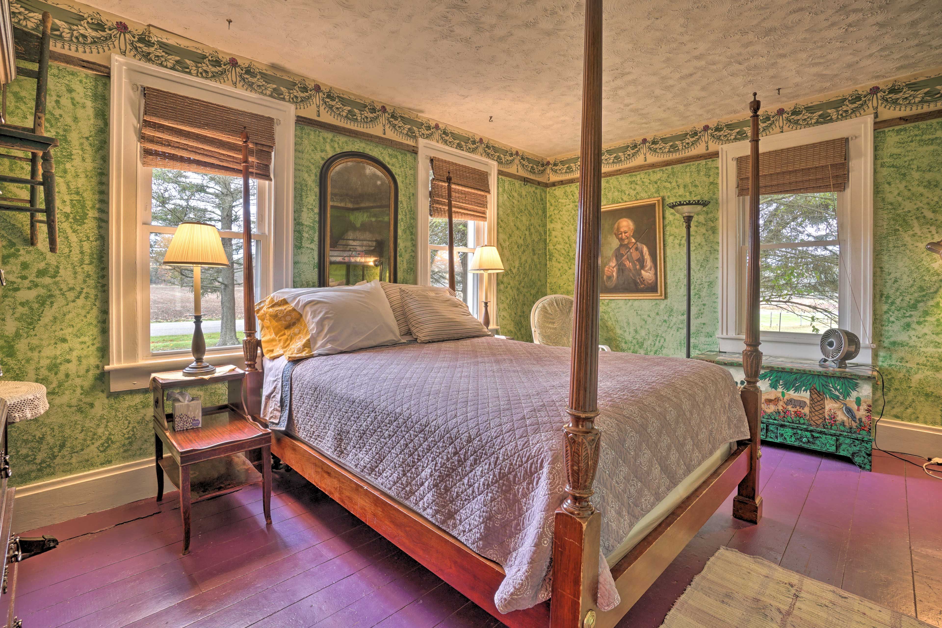 Bedroom 2 | Queen Bed | Twin Bunk Bed