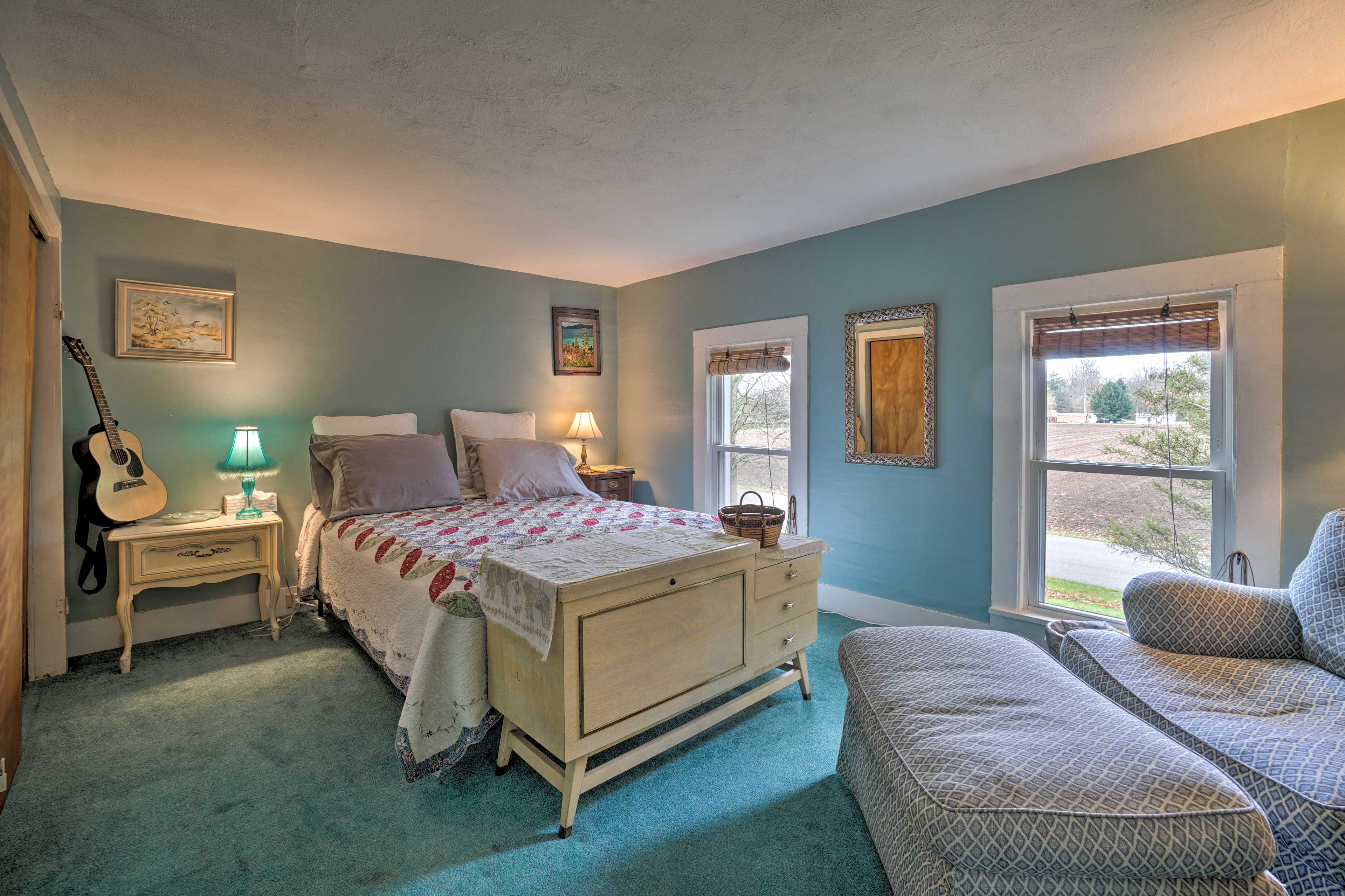 Bedroom 1 | Queen Bed | Linens Provided