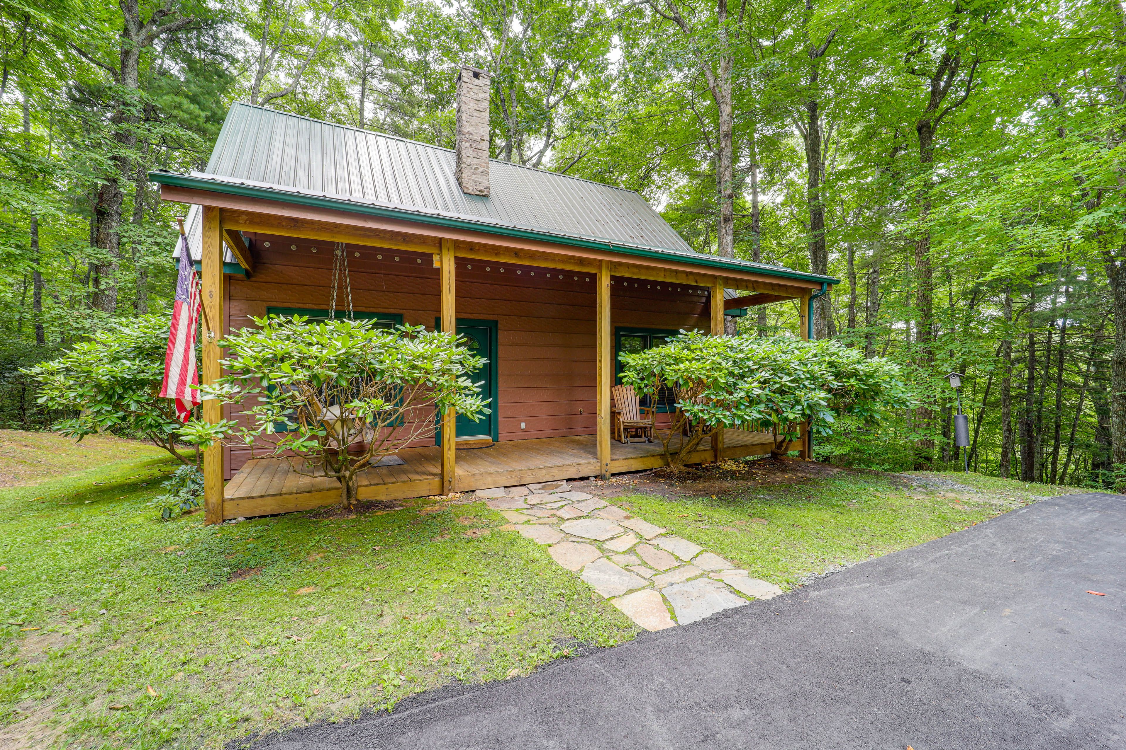 Cabin Exterior | 2 Private Acres