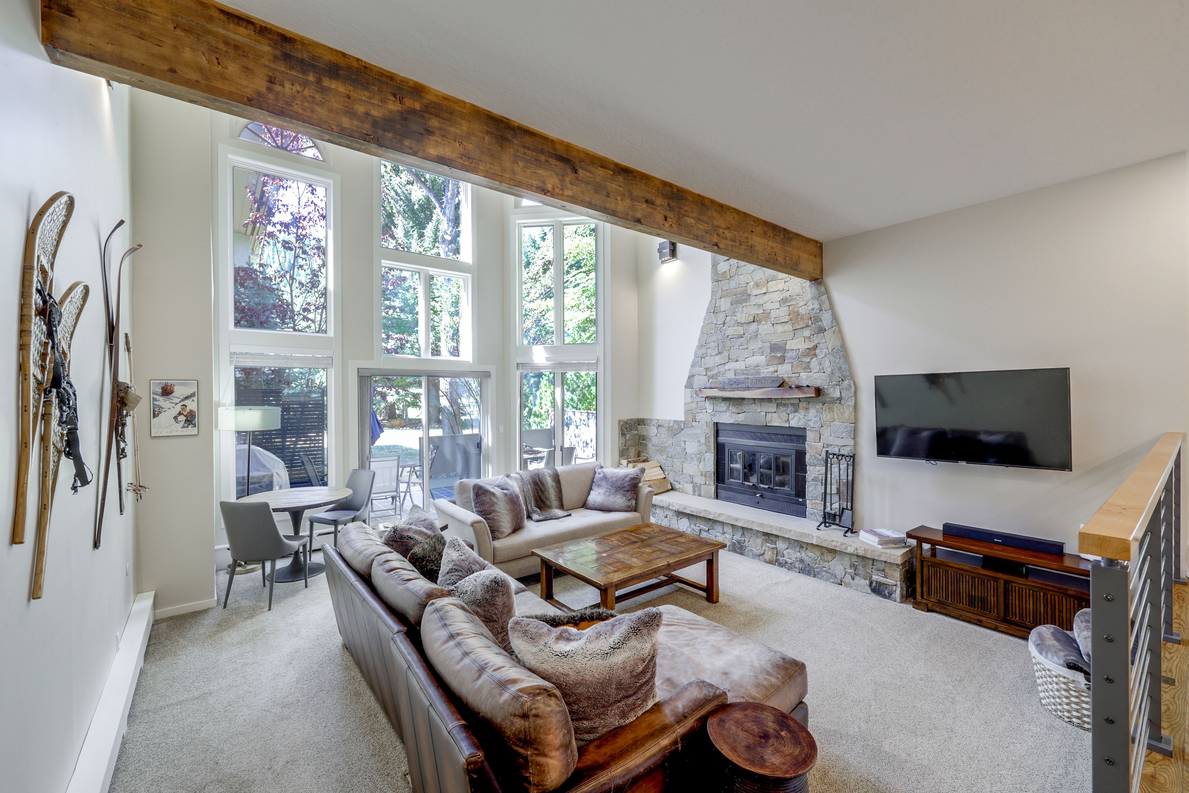 Living Room | Free WiFi | Smart TV