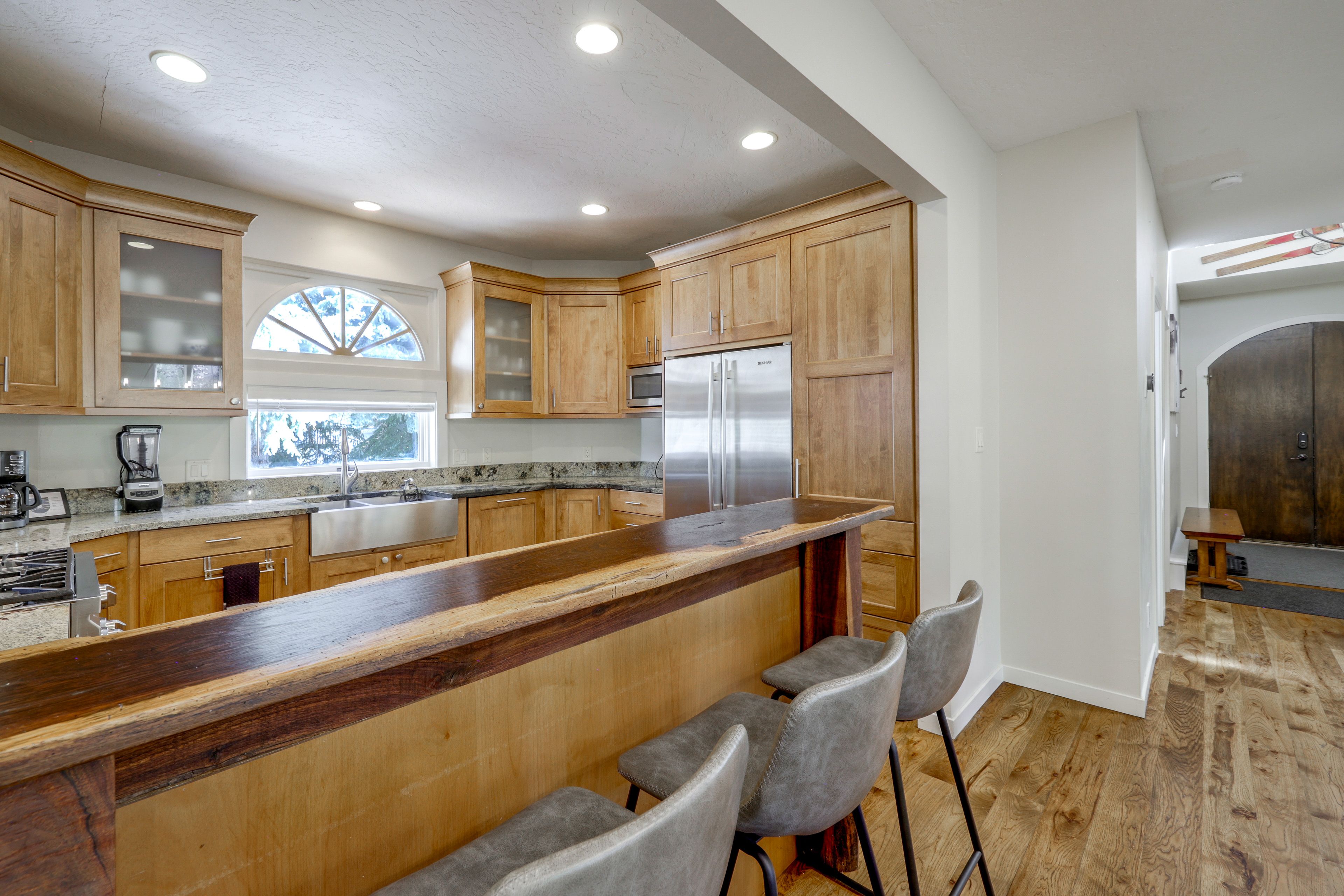 Fully Equipped Kitchen | Breakfast Bar