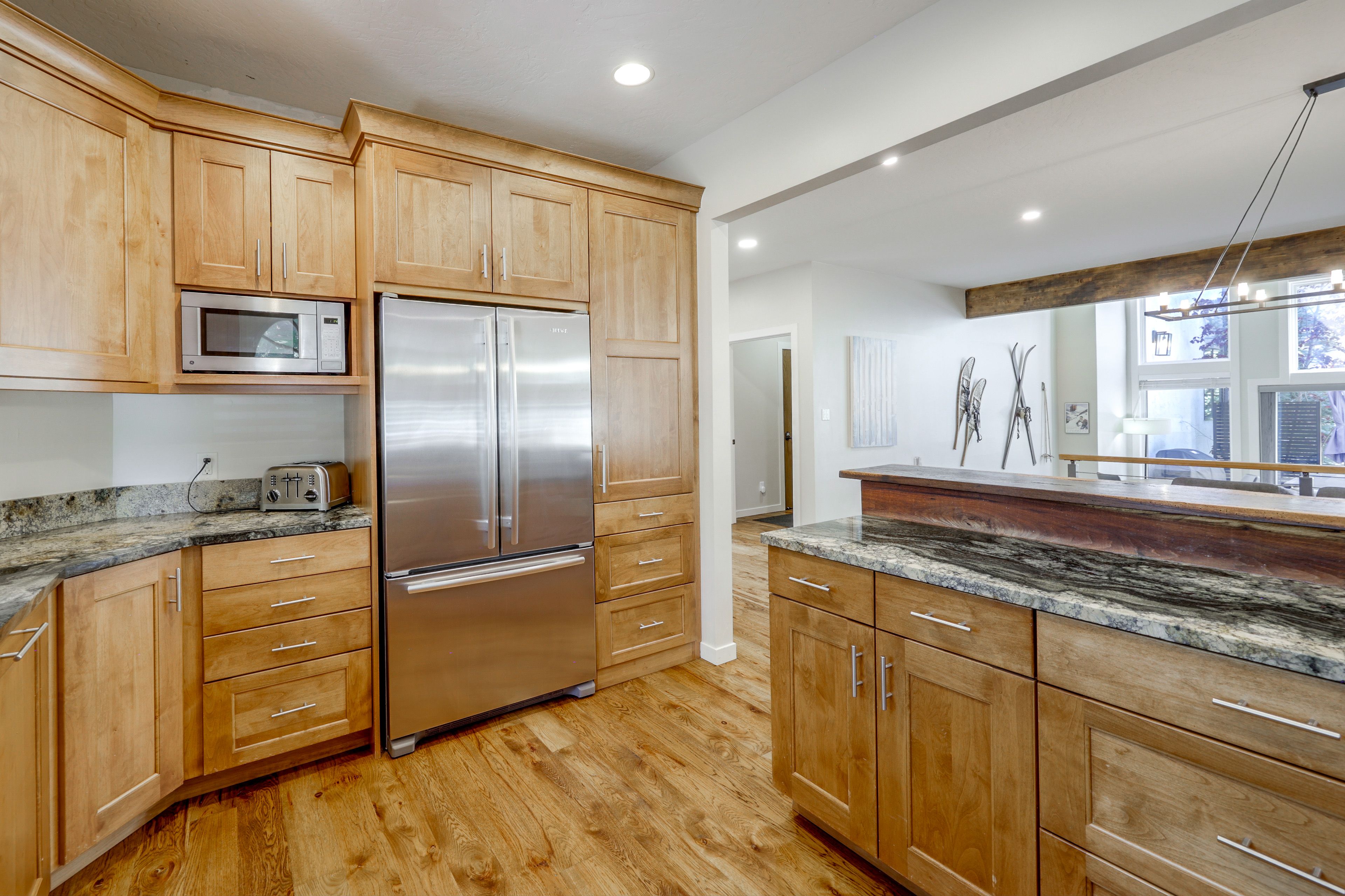 Fully Equipped Kitchen | Stainless Steel Appliances | Dishware & Flatware