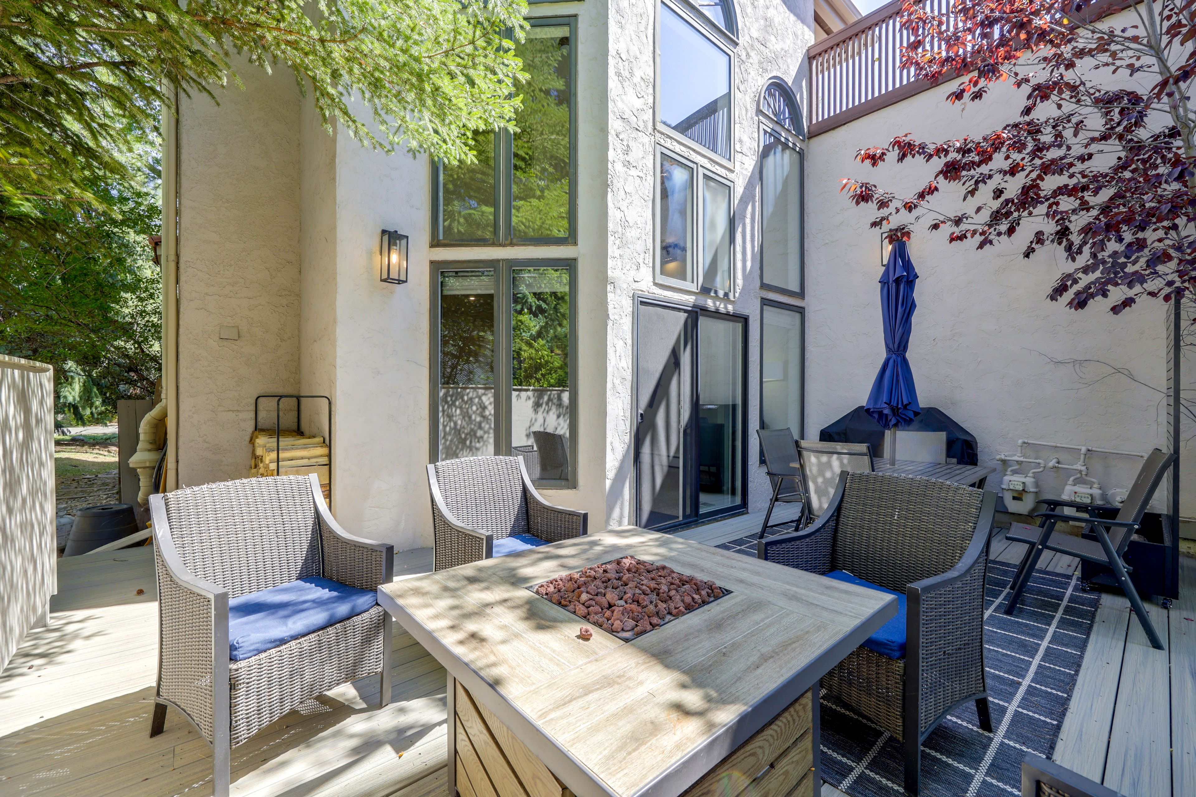 Furnished Patio