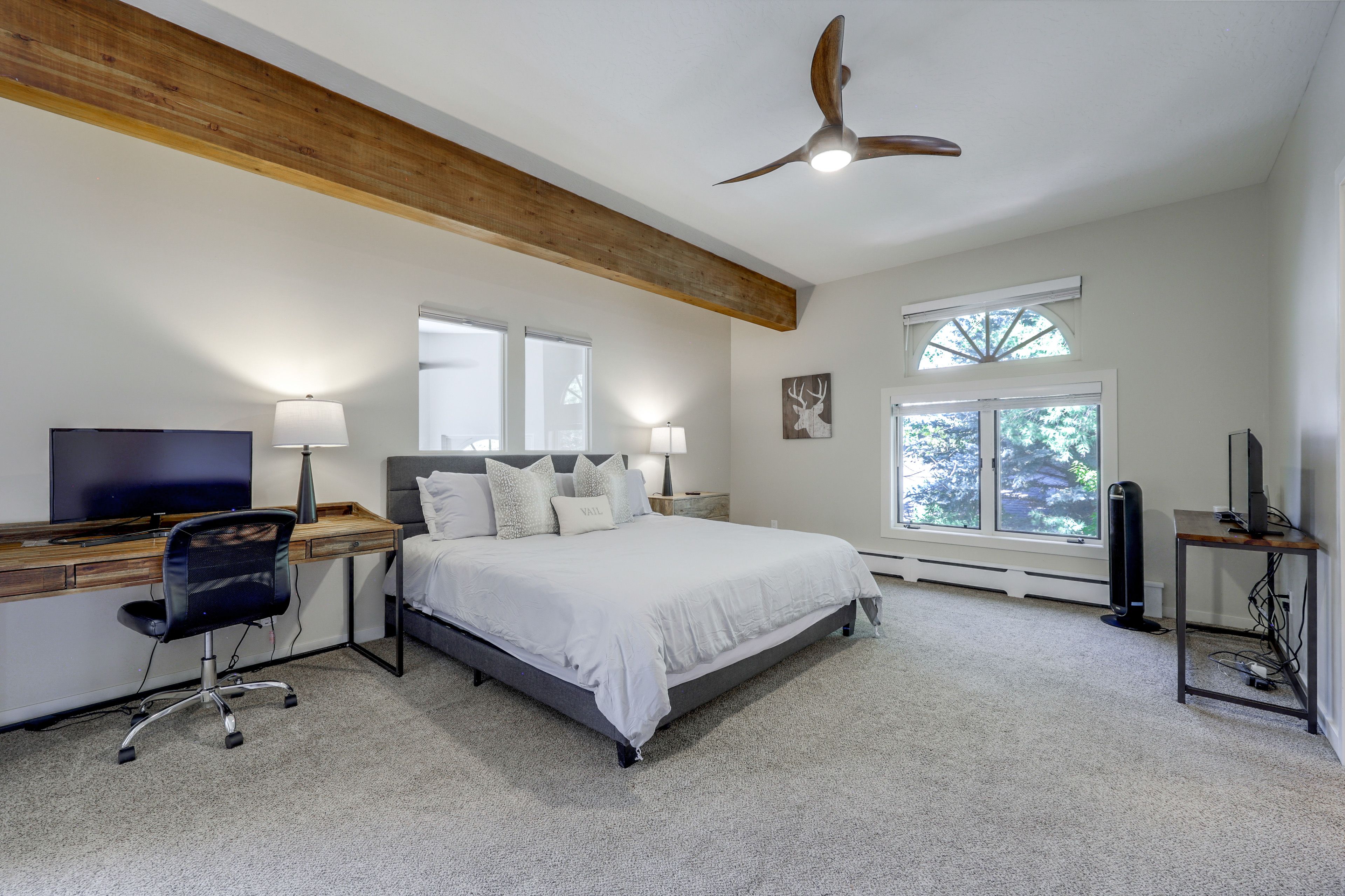 Bedroom | King Bed | Smart TV