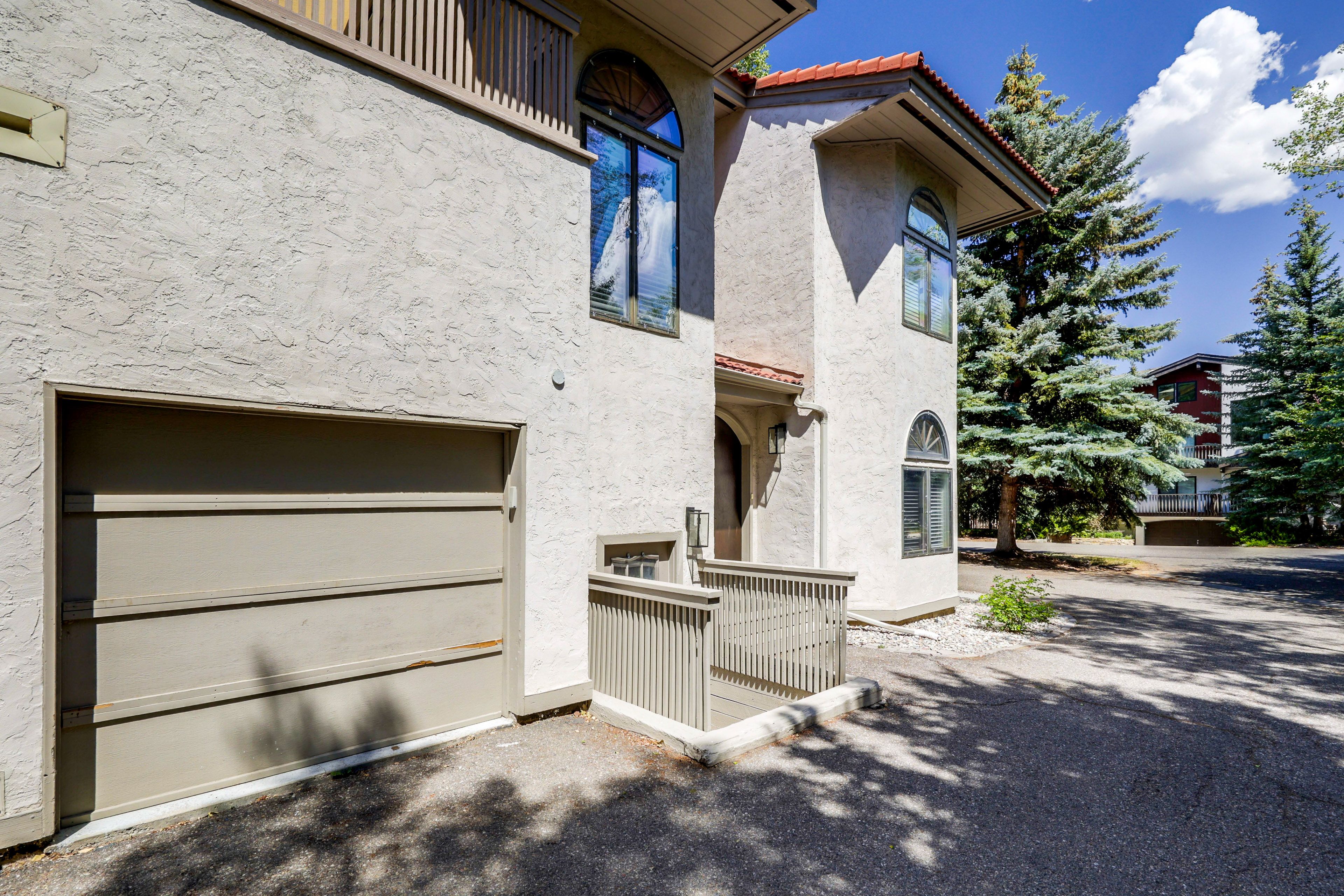 Property Exterior | Off-Street Parking