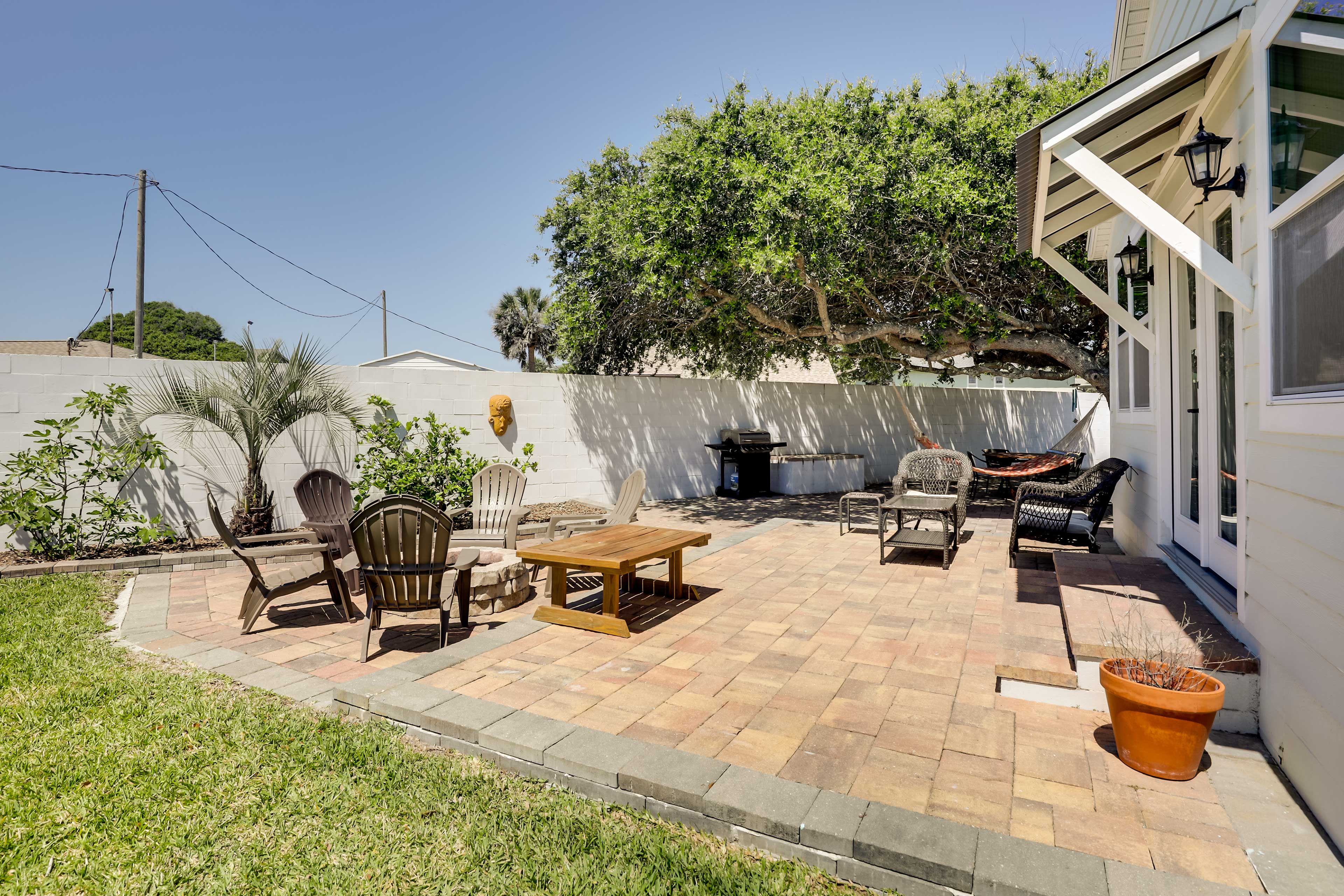 Furnished Patio | Gas Grill | Wood-Burning Fire Pit