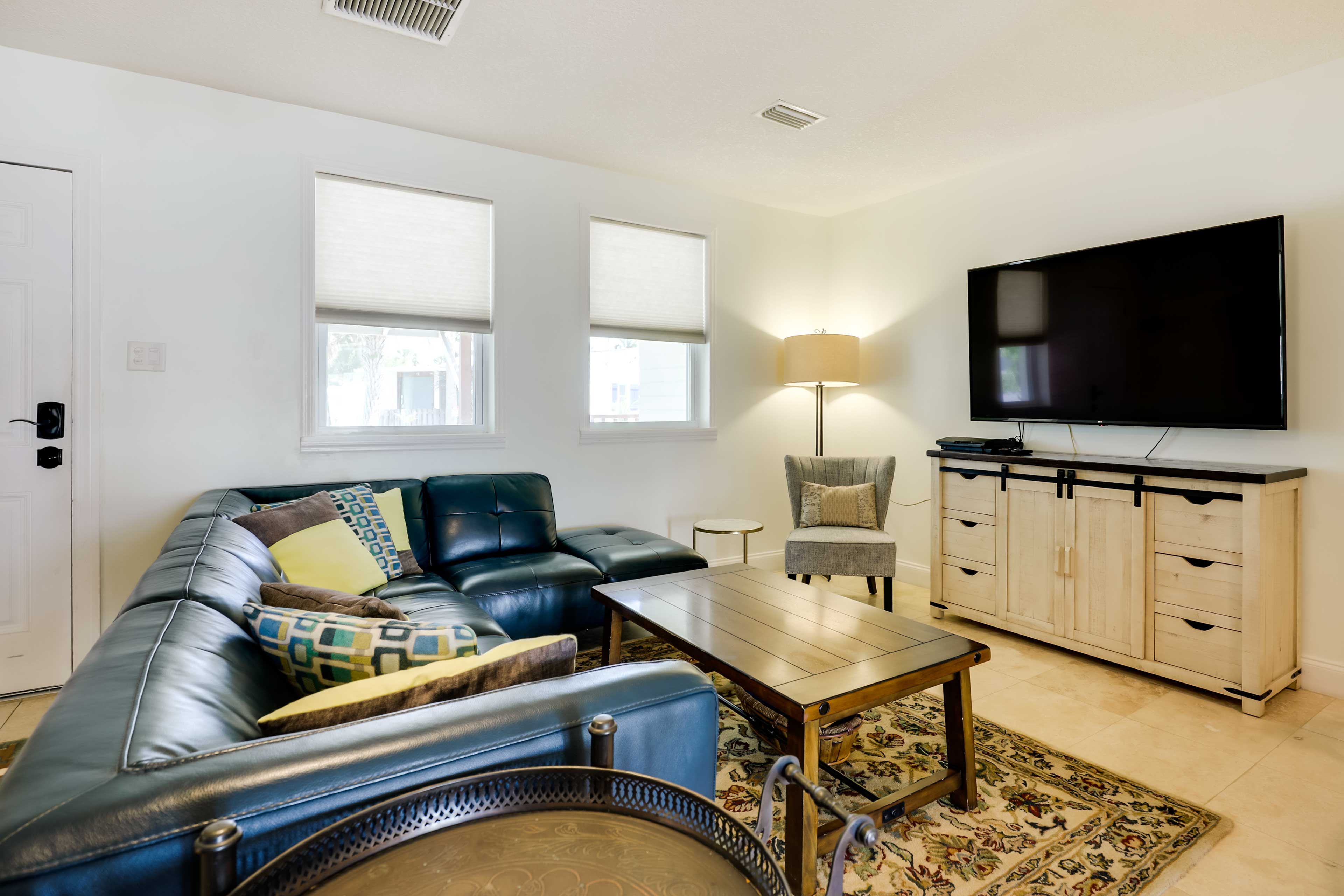 Living Room | Cable TV