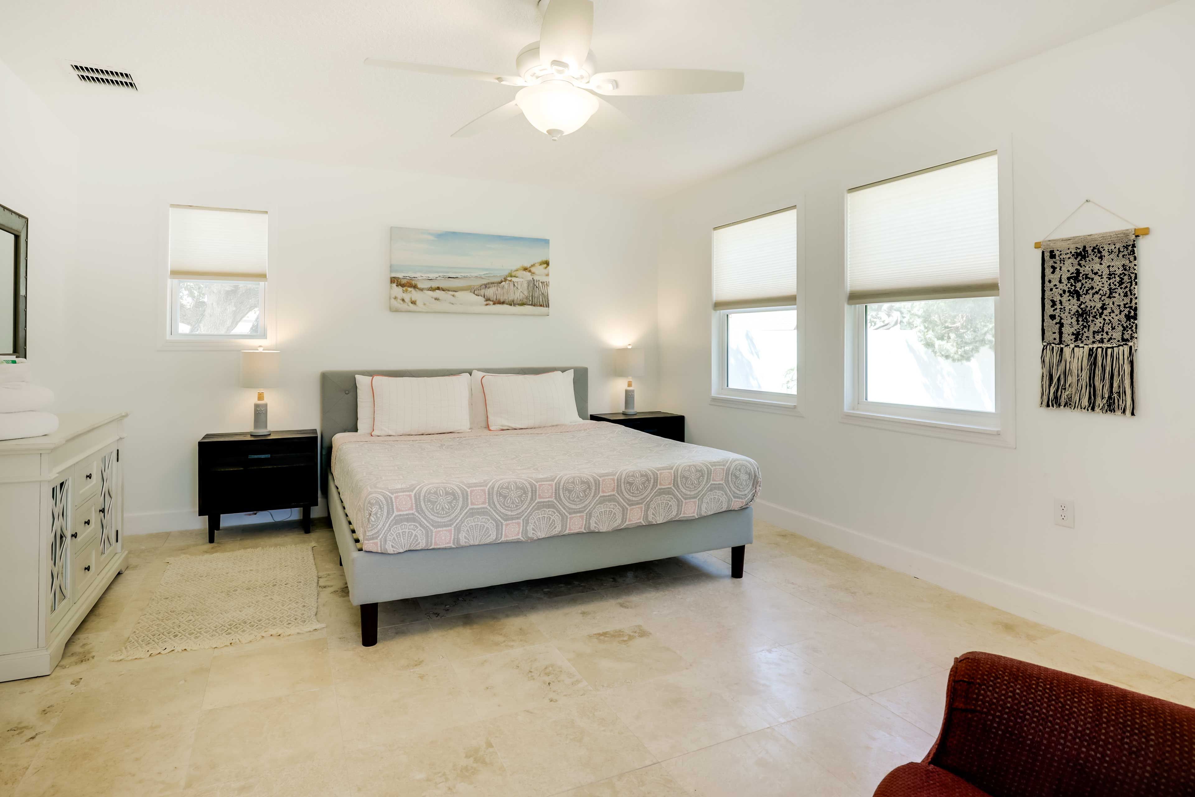 Bedroom 1 | King Bed