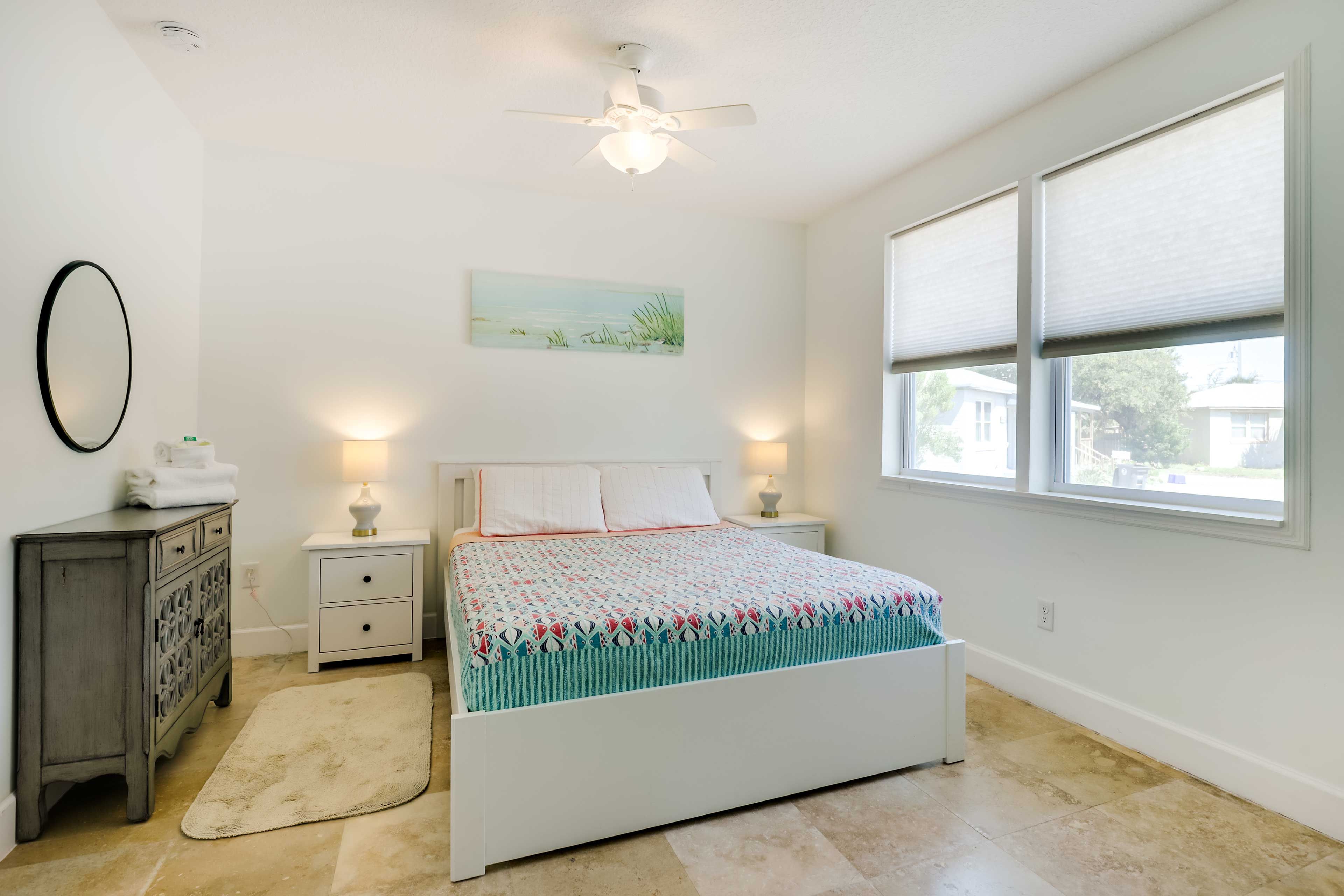 Bedroom 2 | Queen Bed