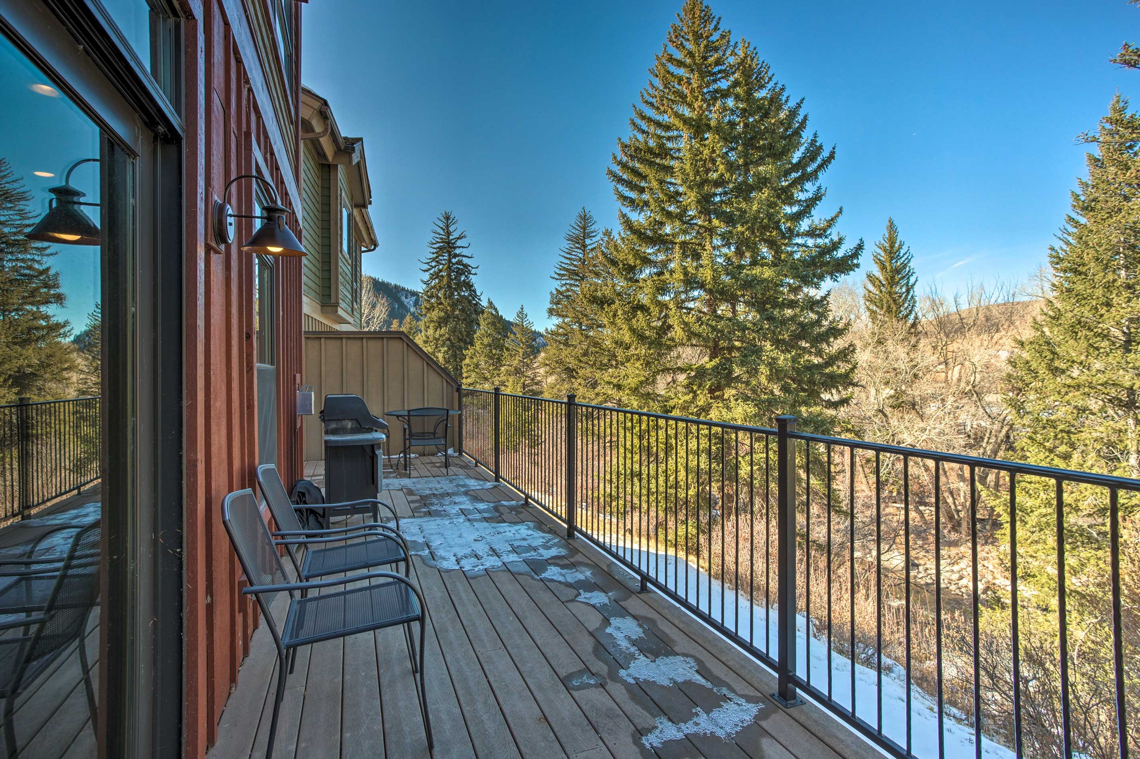 Deck | Gas Grill