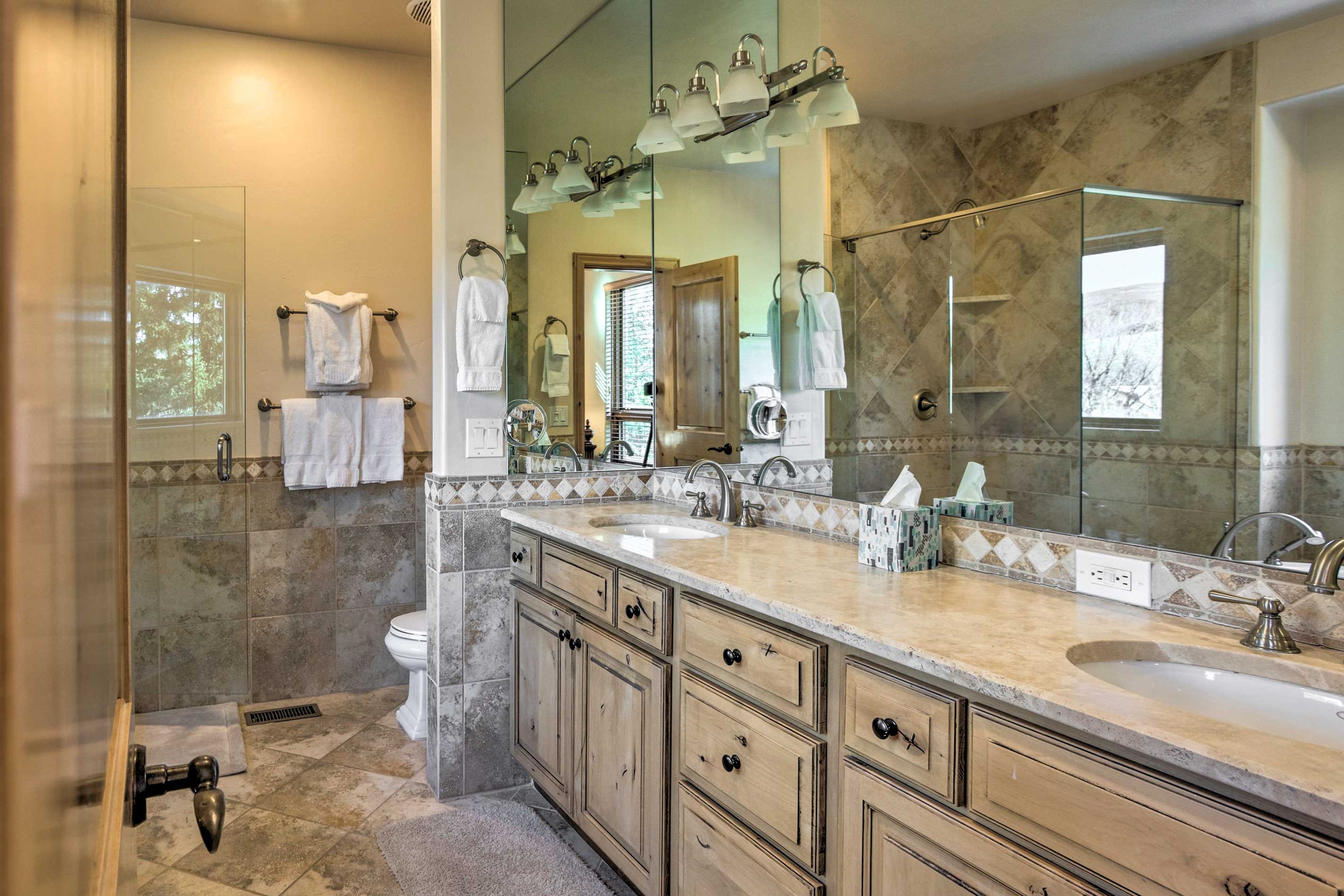 En-Suite Bathroom