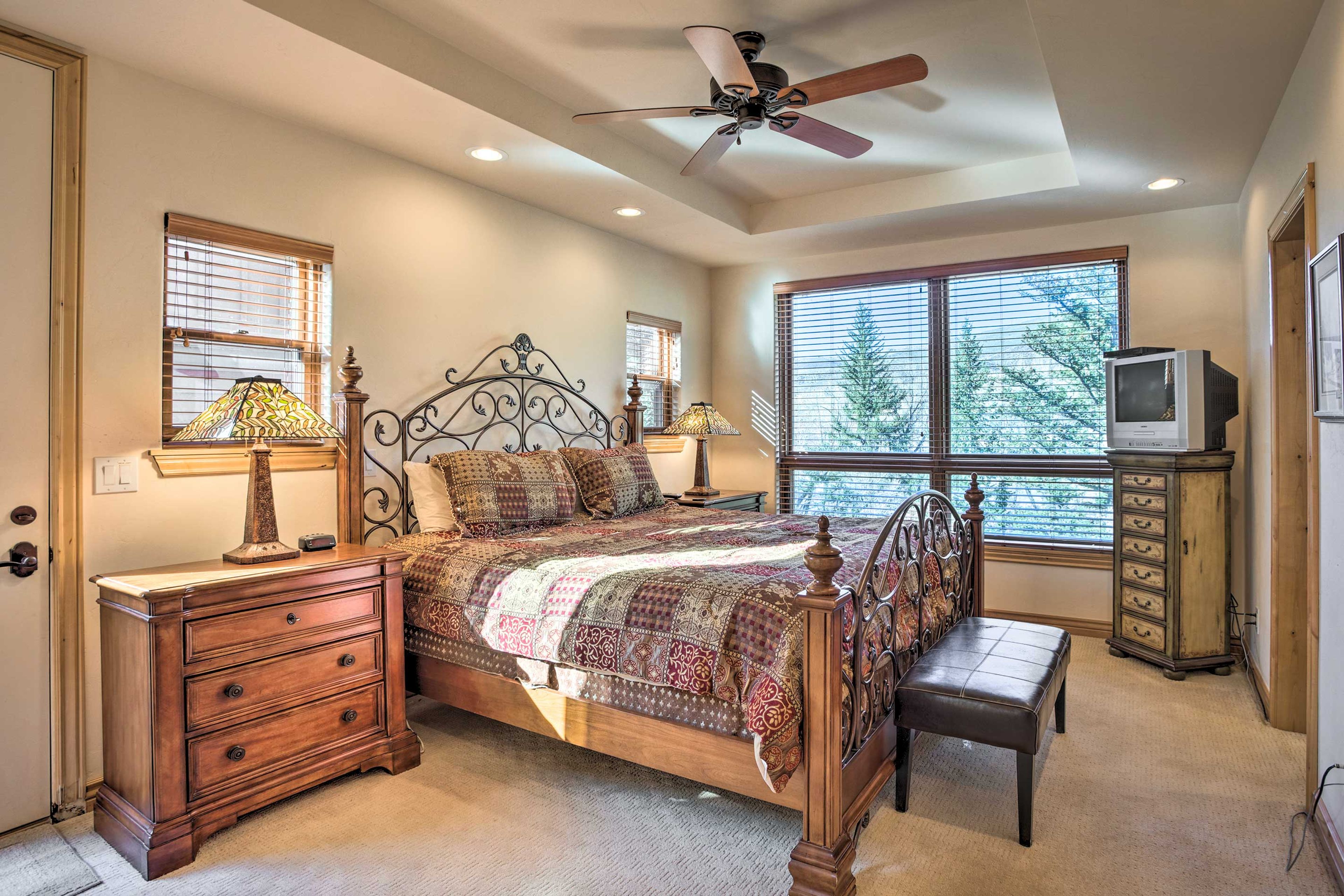 Bedroom 1 | King Bed | Linens Provided | Main Floor