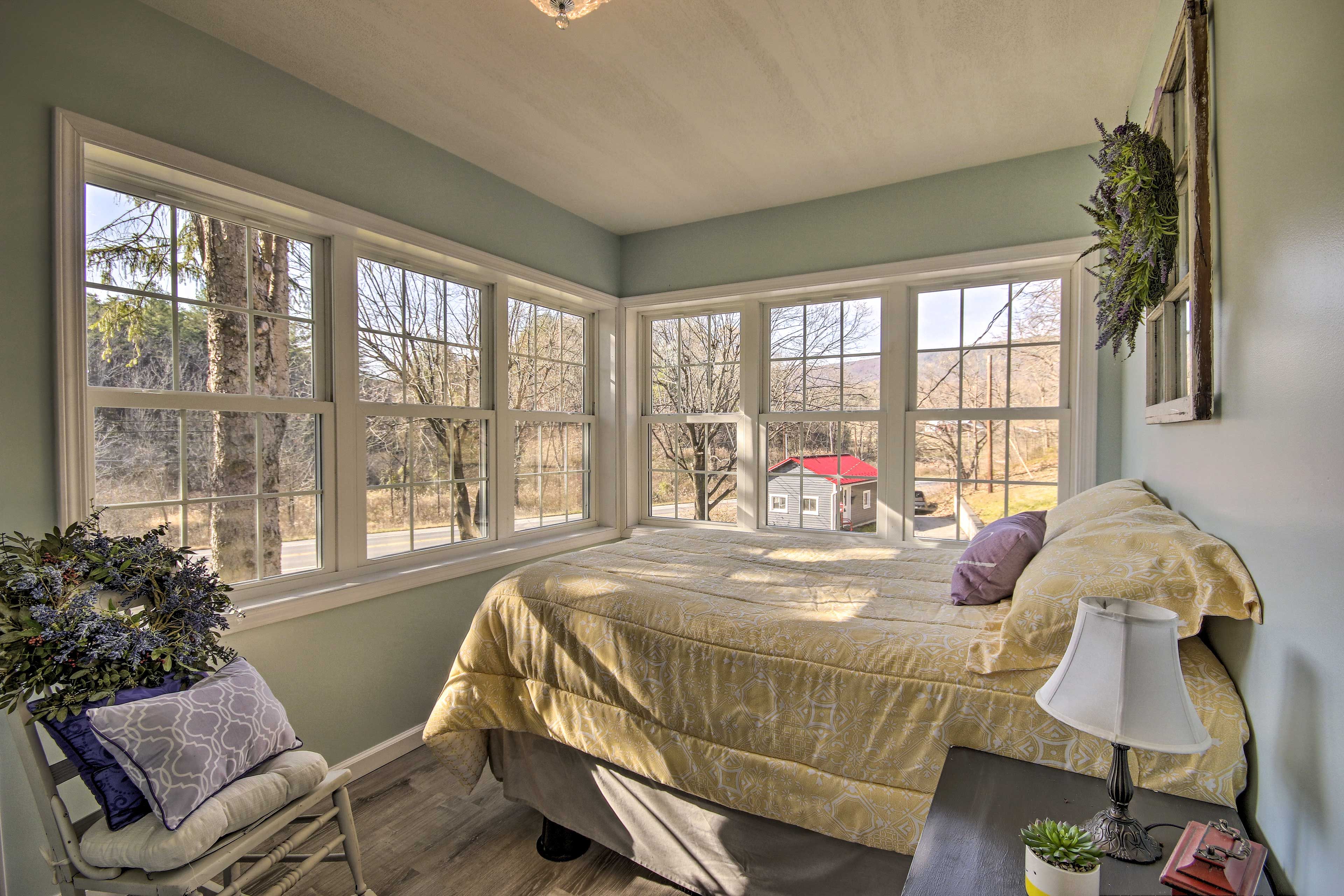 Bedroom 1 | Queen Bed | Linens Provided