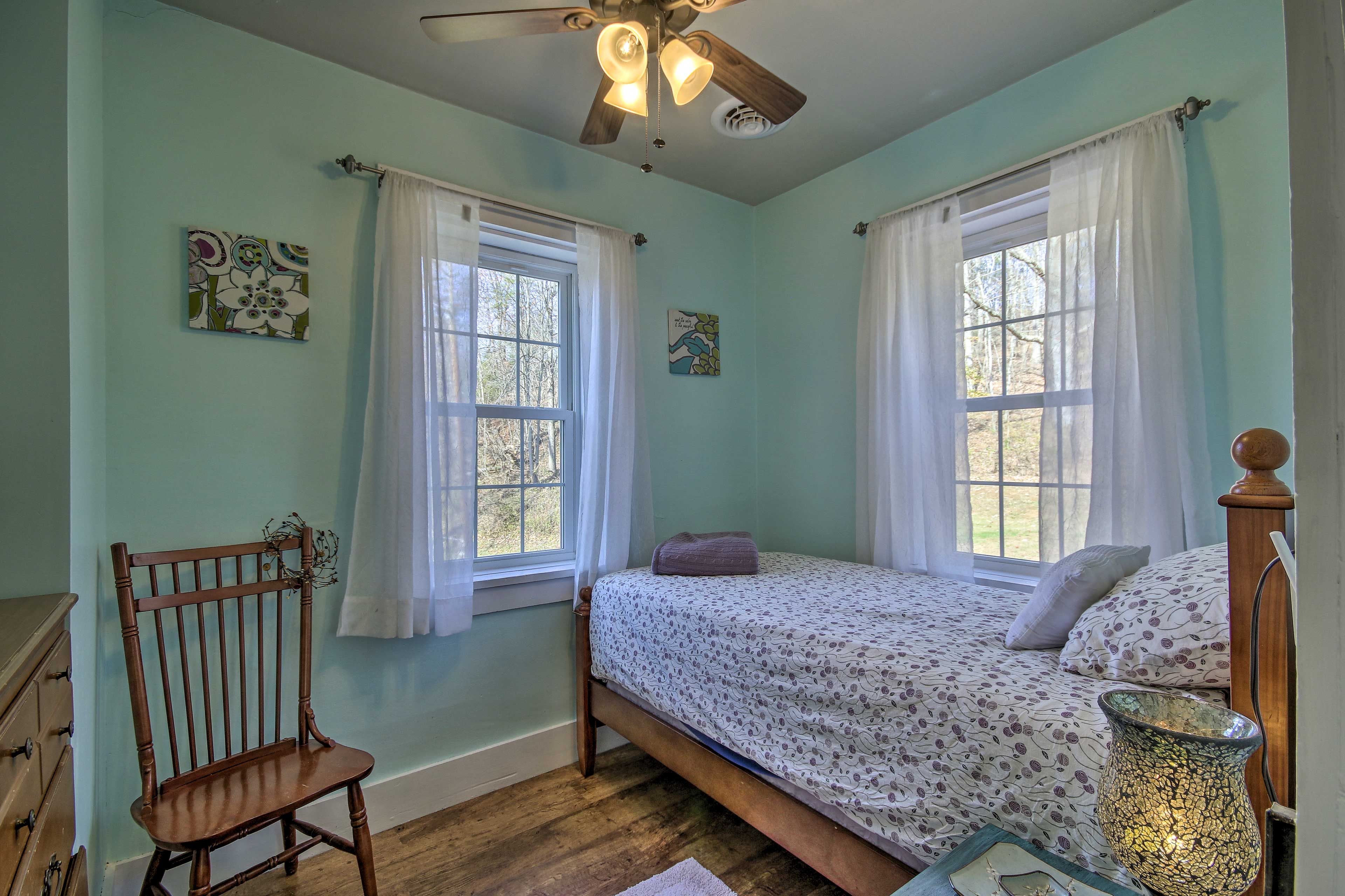 Bedroom 2 | Twin Bed
