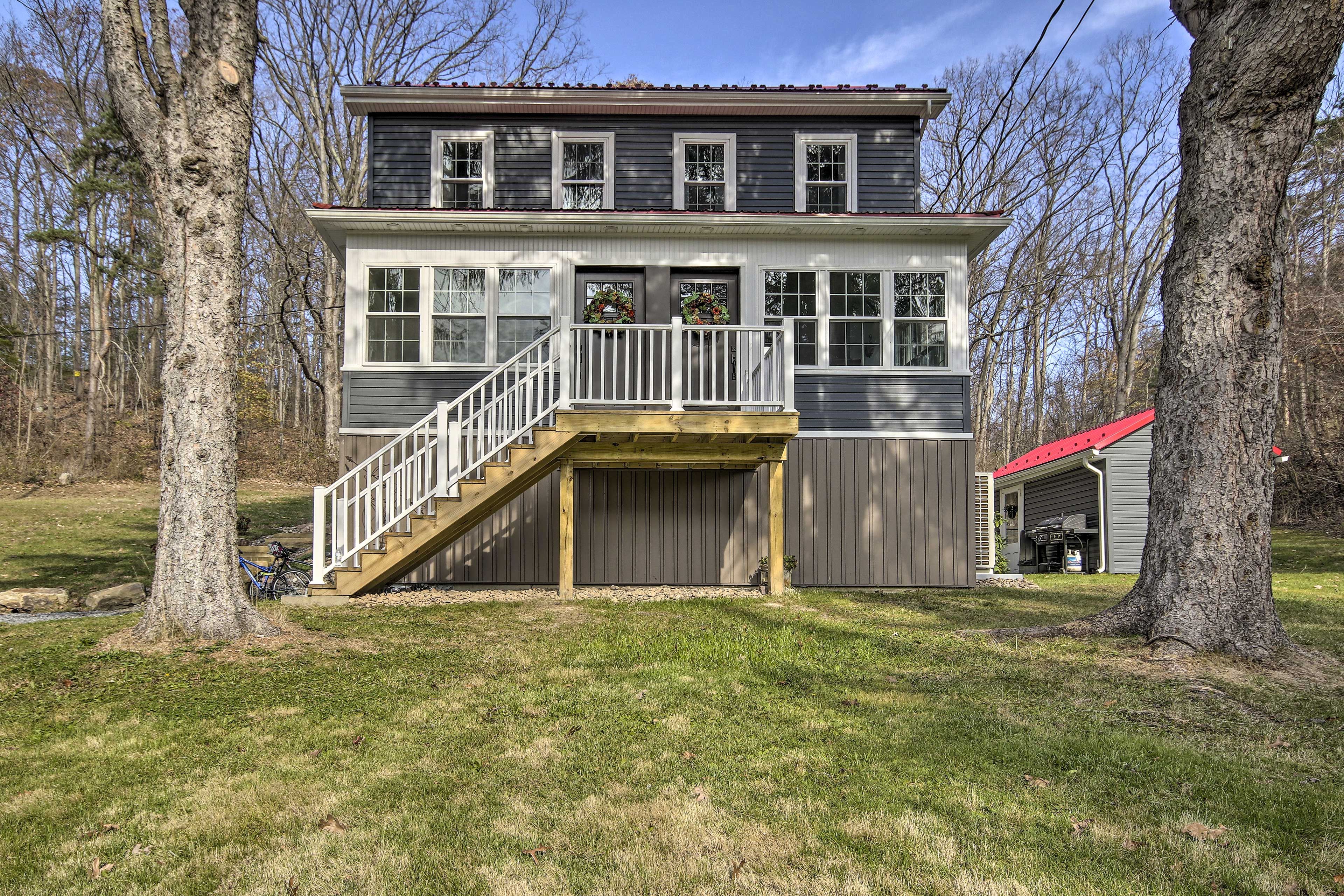 Entriken Vacation Rental | 4BR | 2BA | 1,200 Sq Ft | Stairs Required