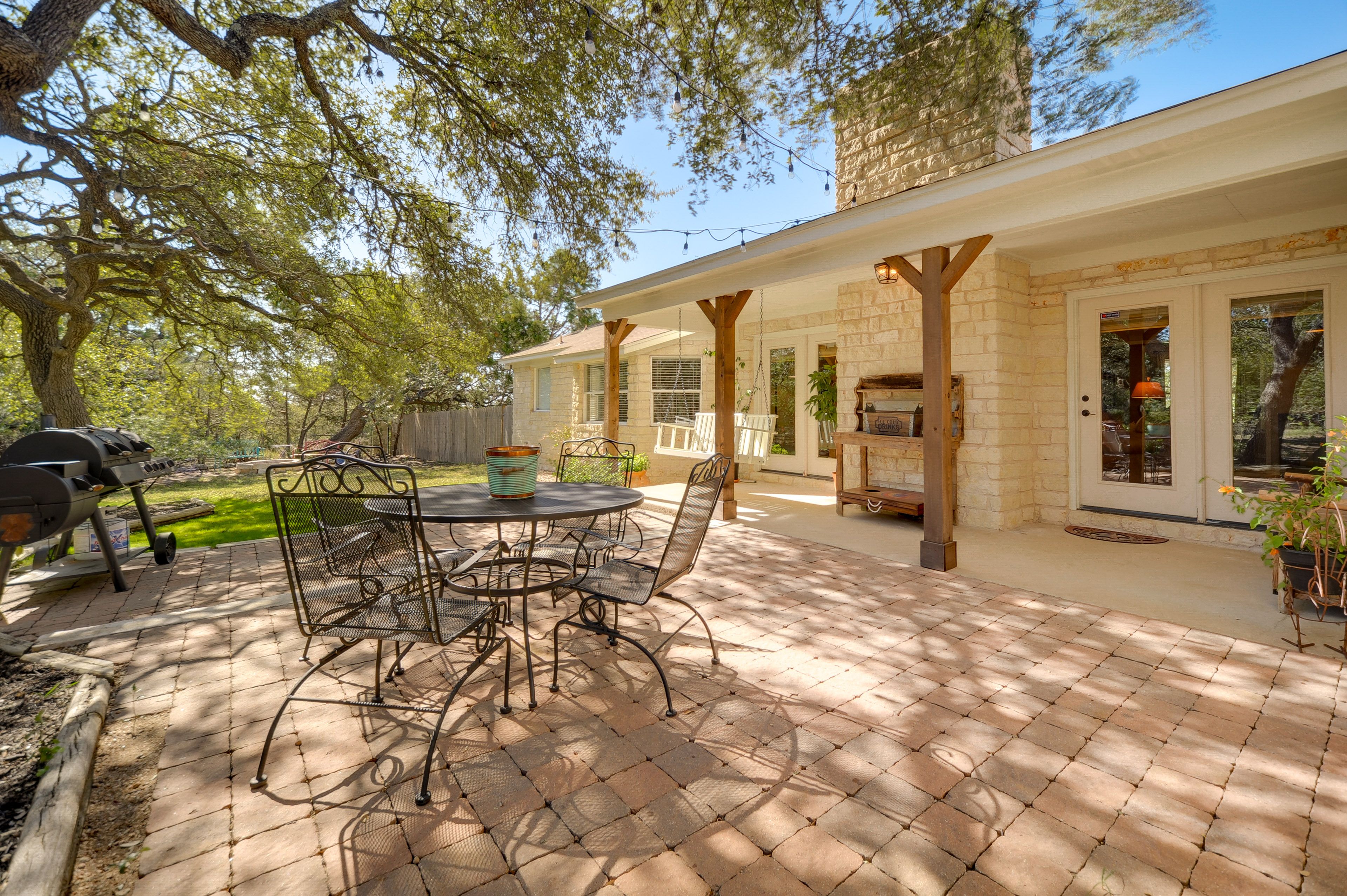 Patio | Gas Grill | 3-Acre Property