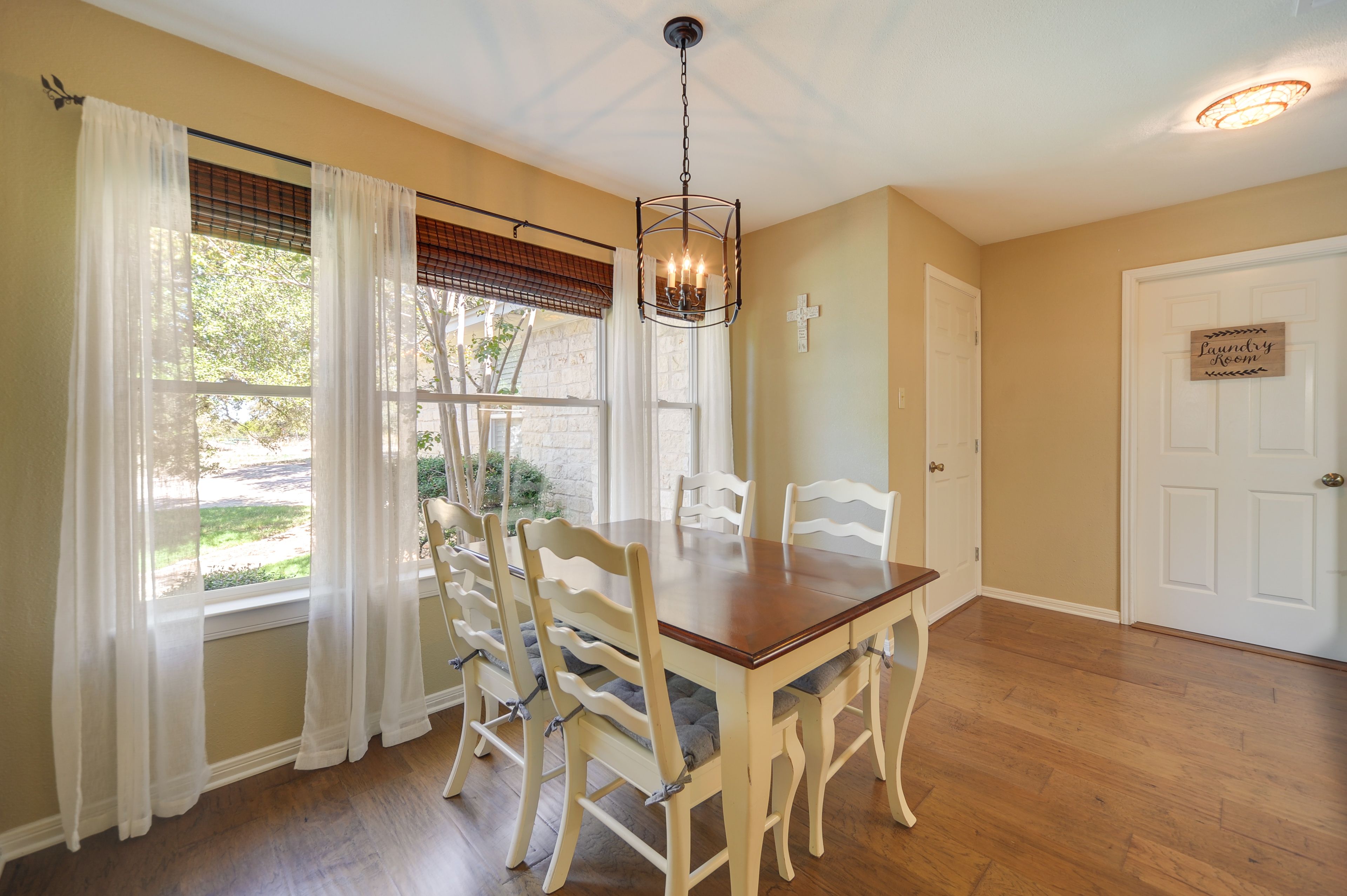 Dining Area | Dishware & Flatware