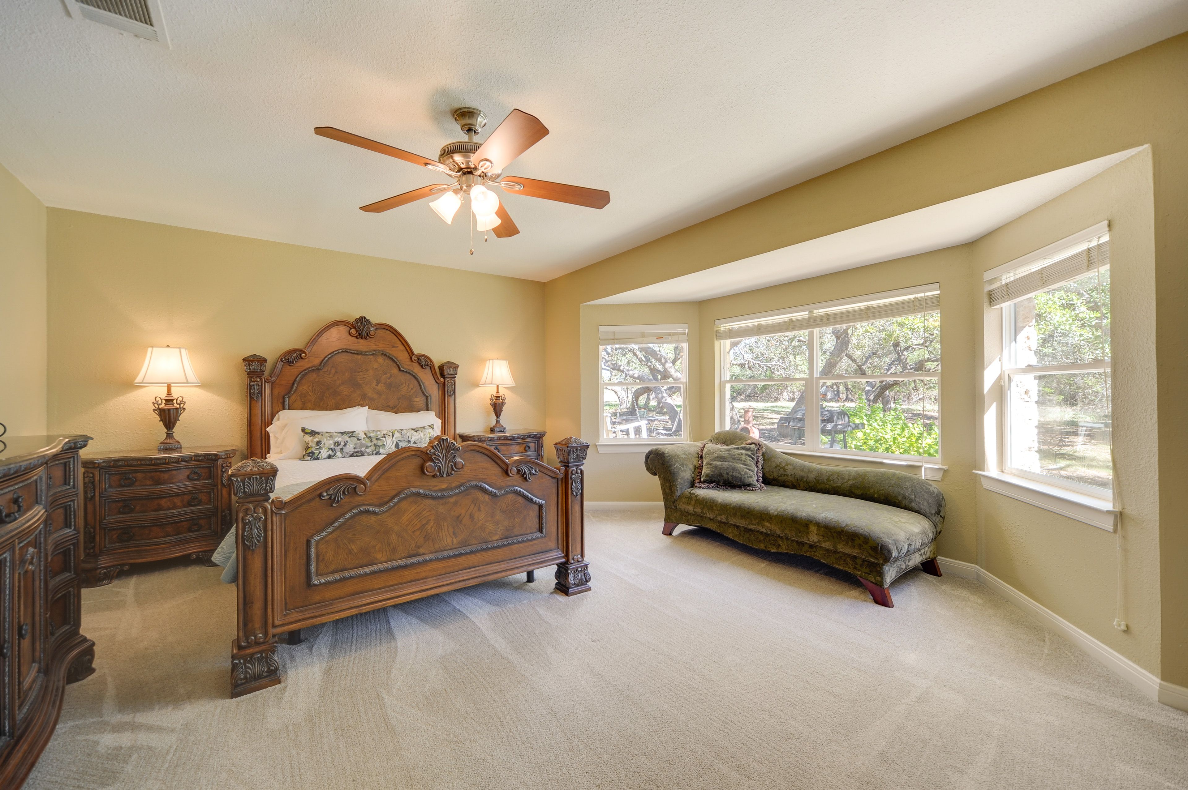 Bedroom 1 | Queen Bed | En-Suite Bathroom