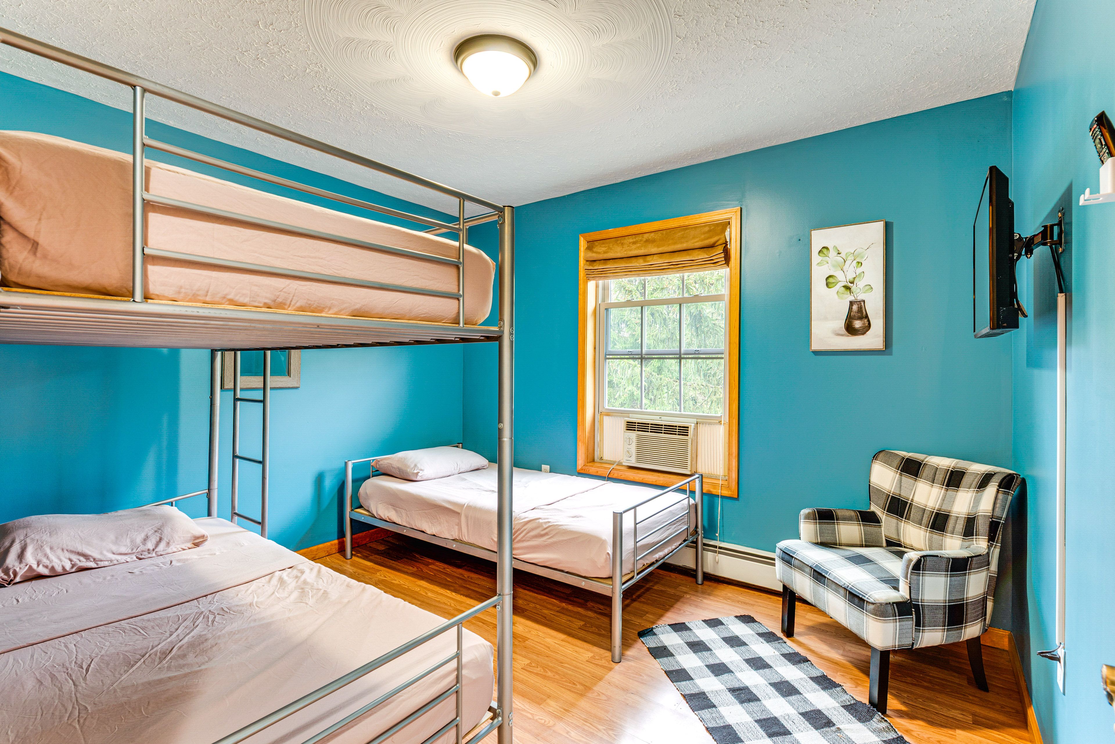Bedroom 5 | Twin Bunk Bed | Twin Bed