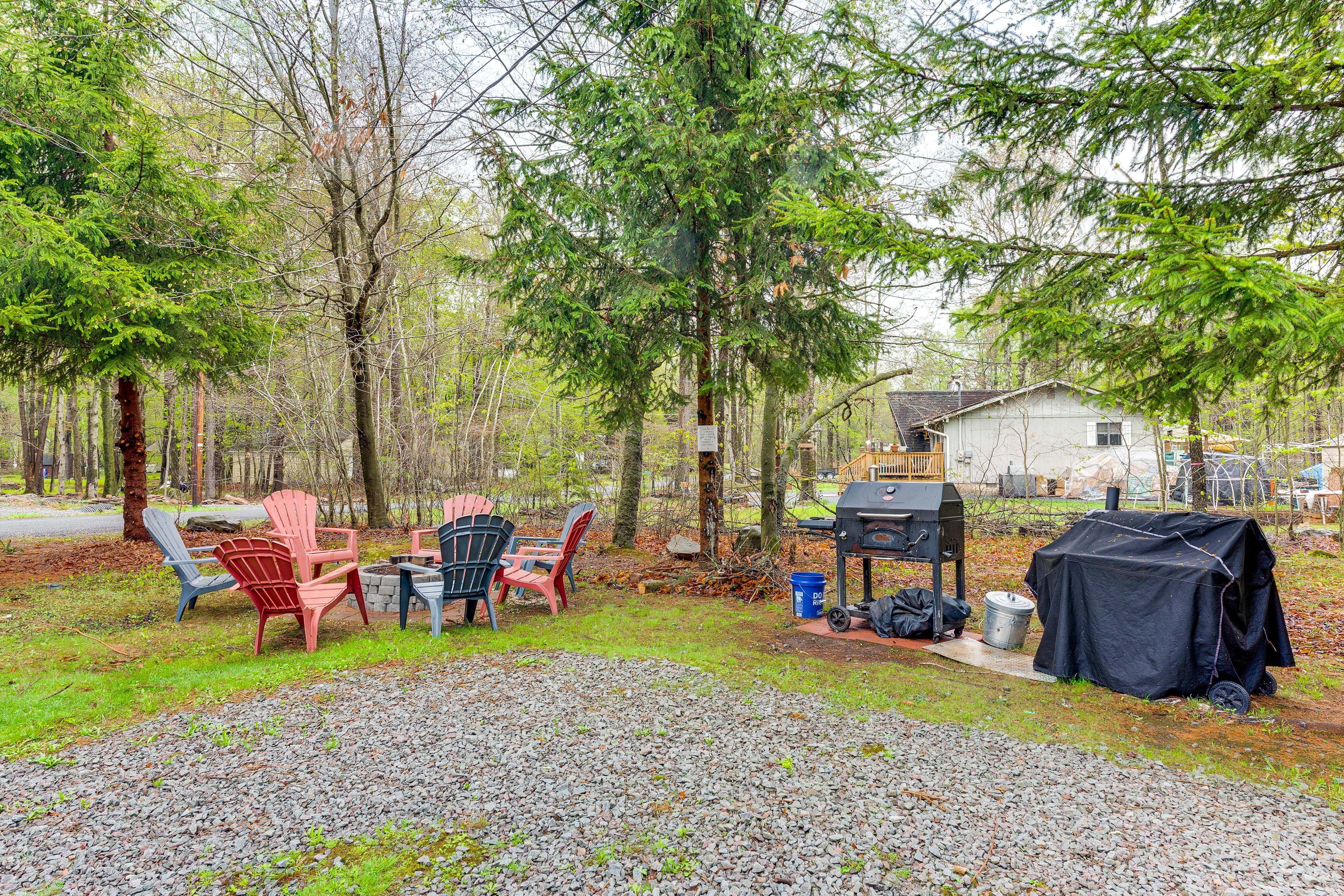Yard Space | Fire Pit | Gas Grill
