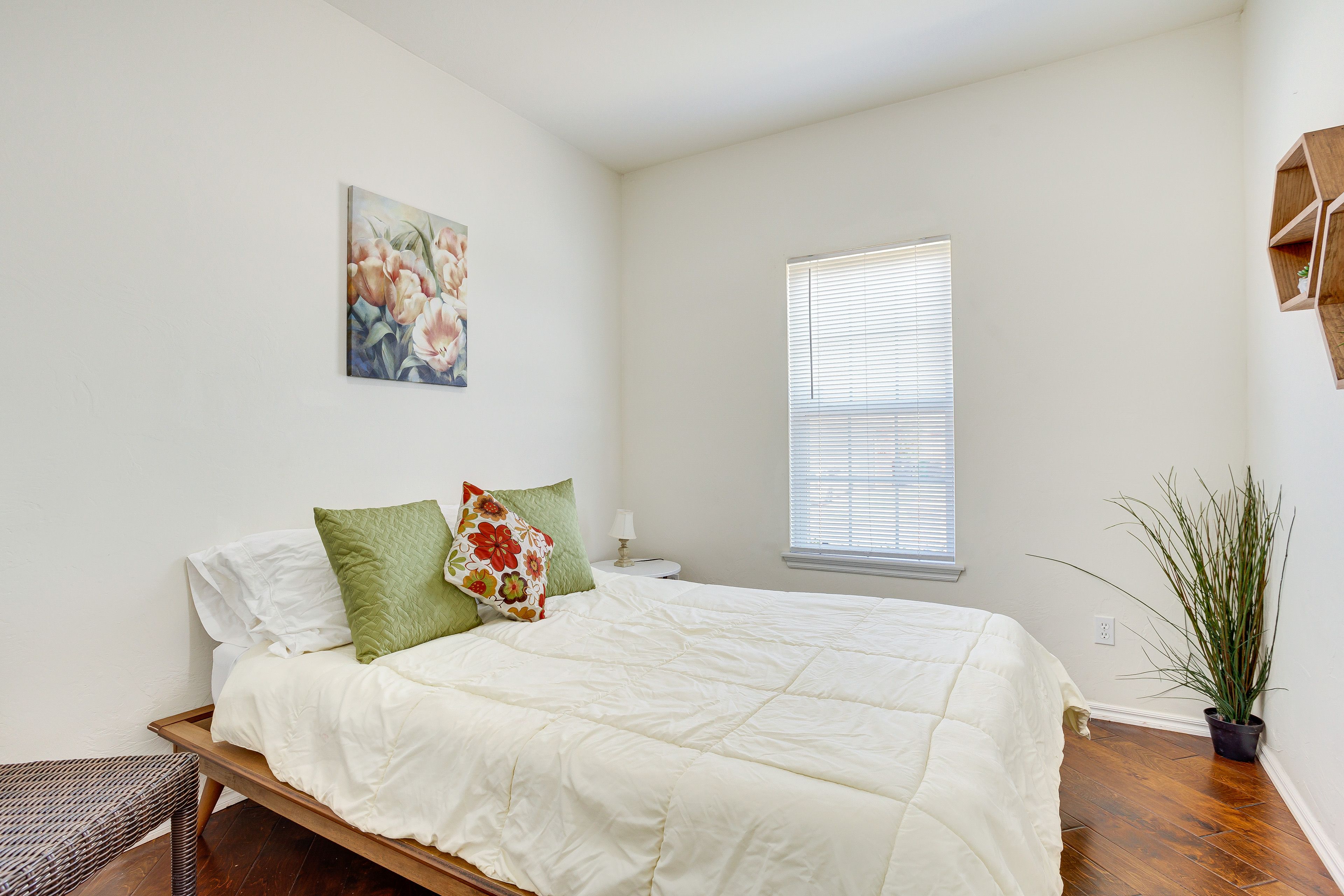 Bedroom 2 | Queen Bed