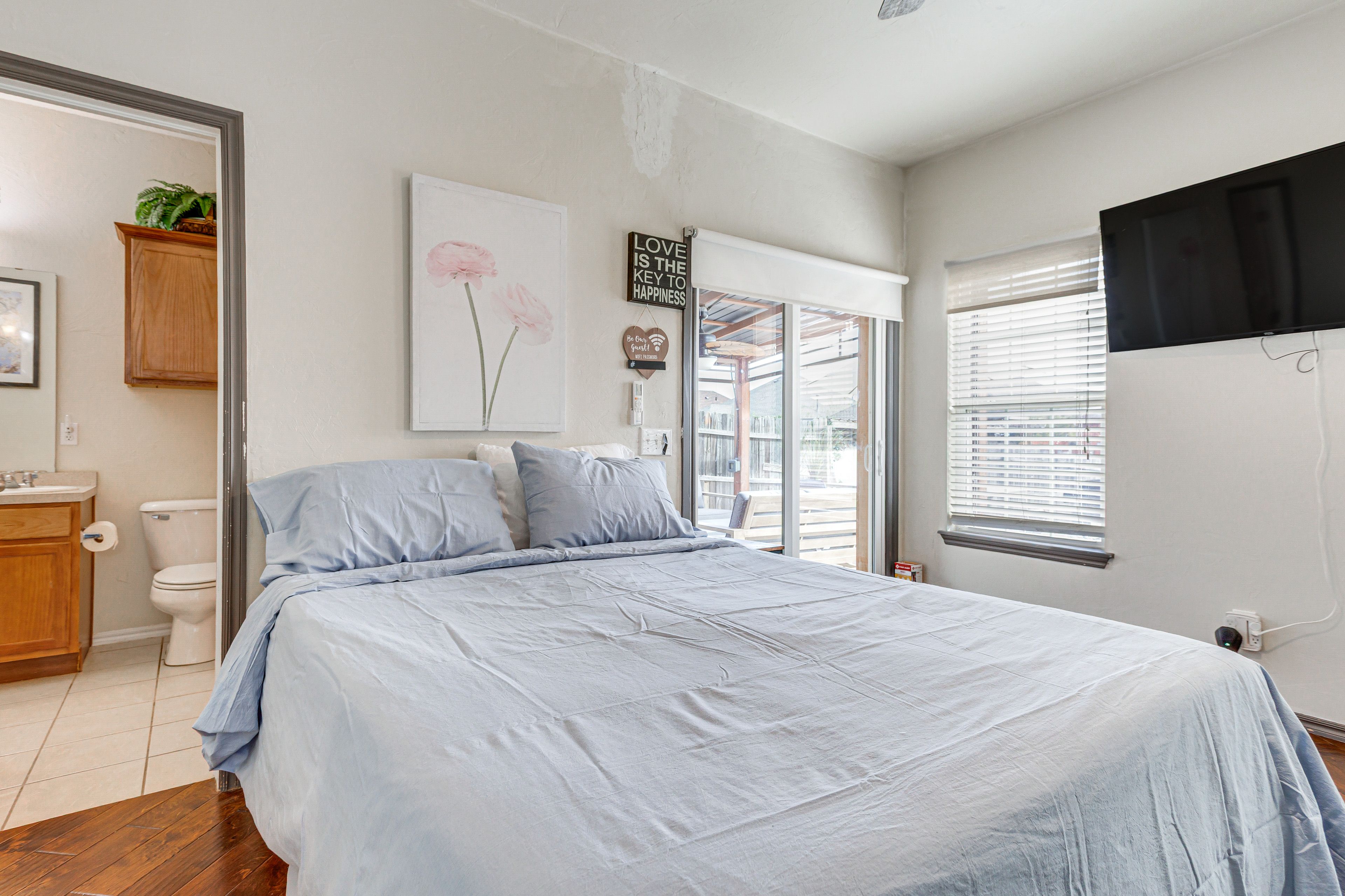 Bedroom 3 (Attached Garage Suite) | Queen Bed