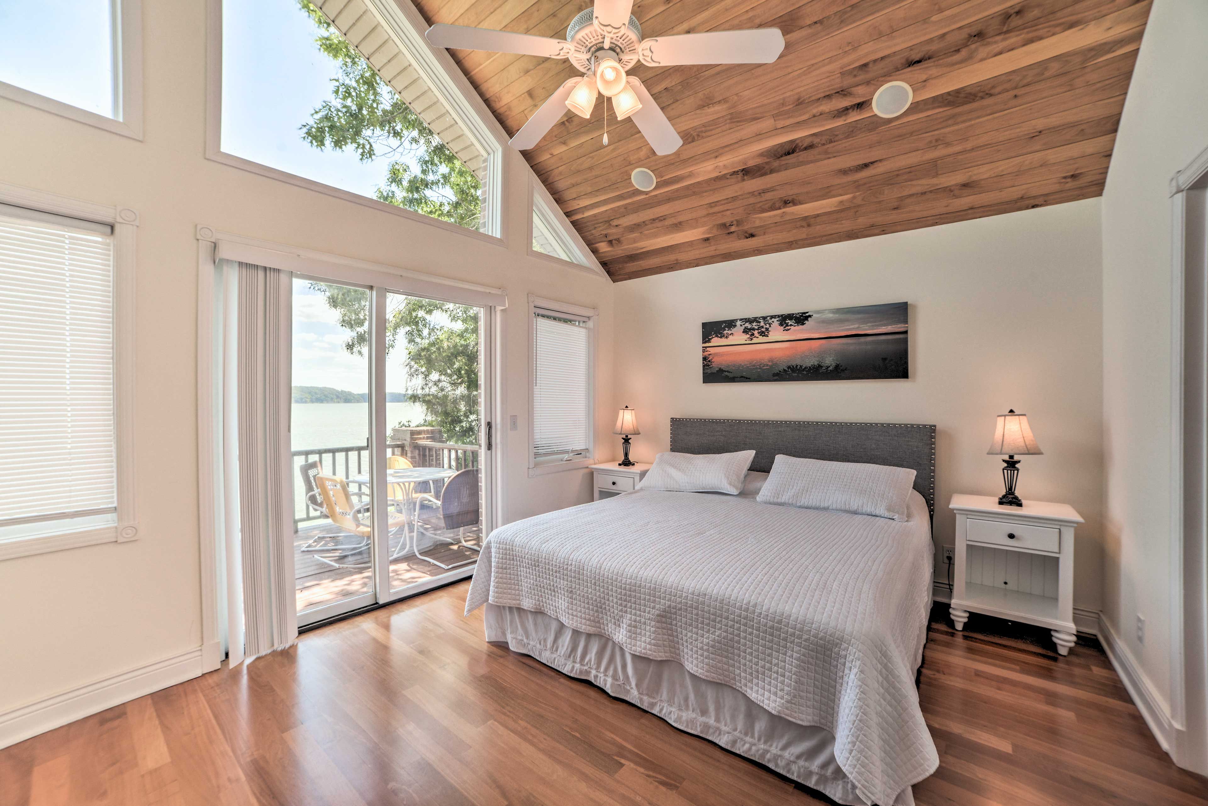 Bedroom 1 | King Bed