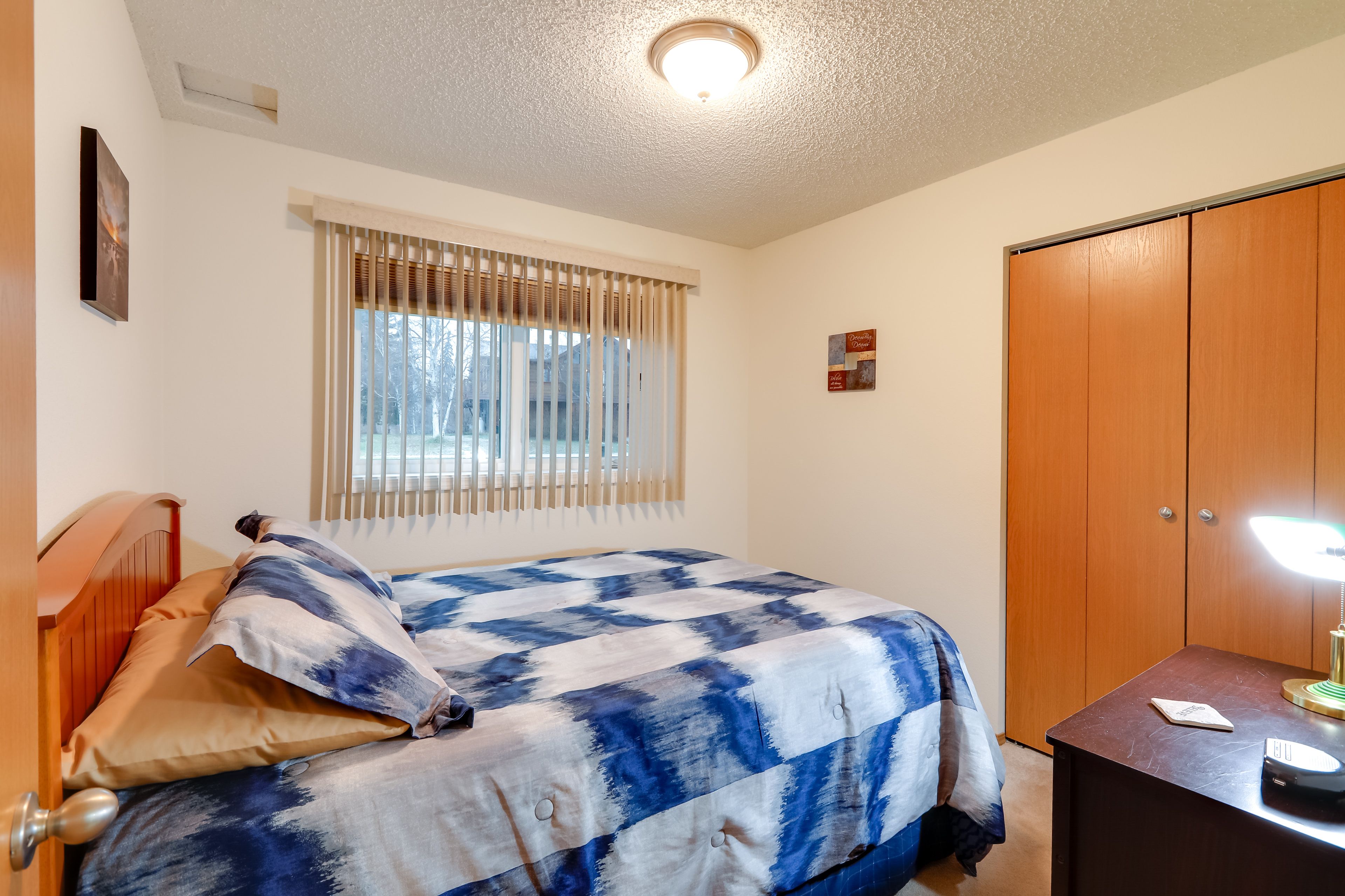 Bedroom 2 | Queen Bed