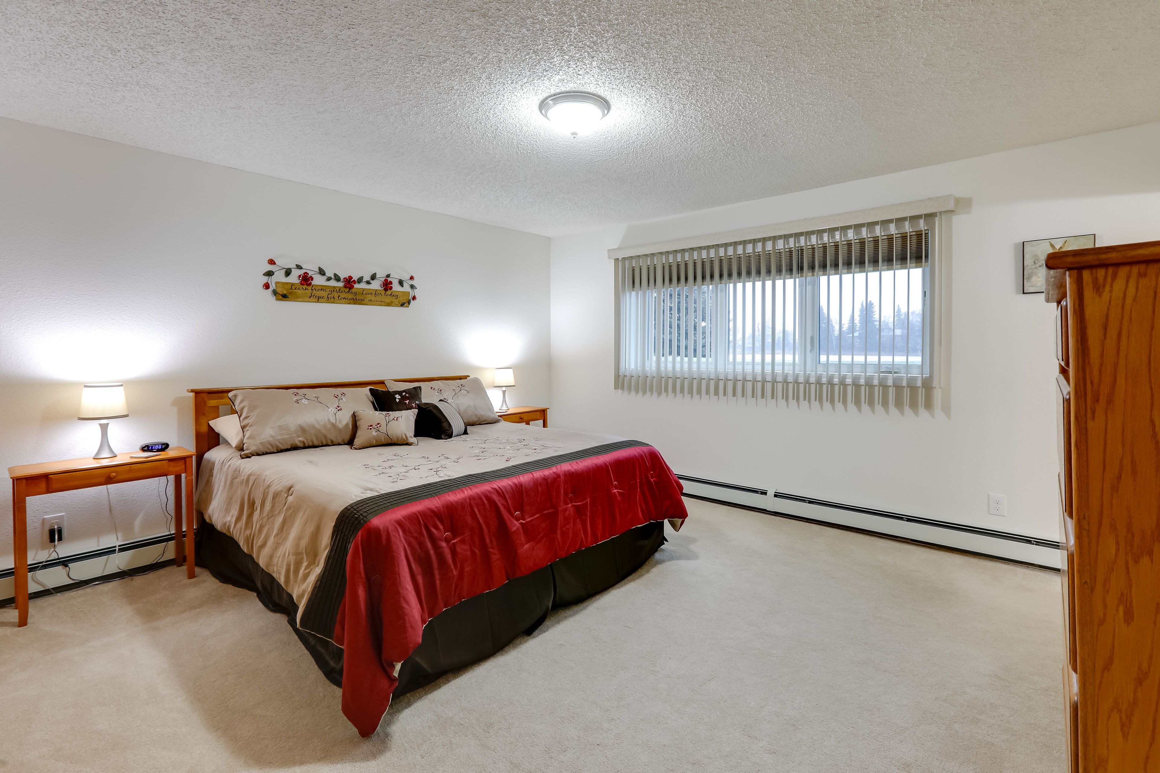 Bedroom 1 | King Bed