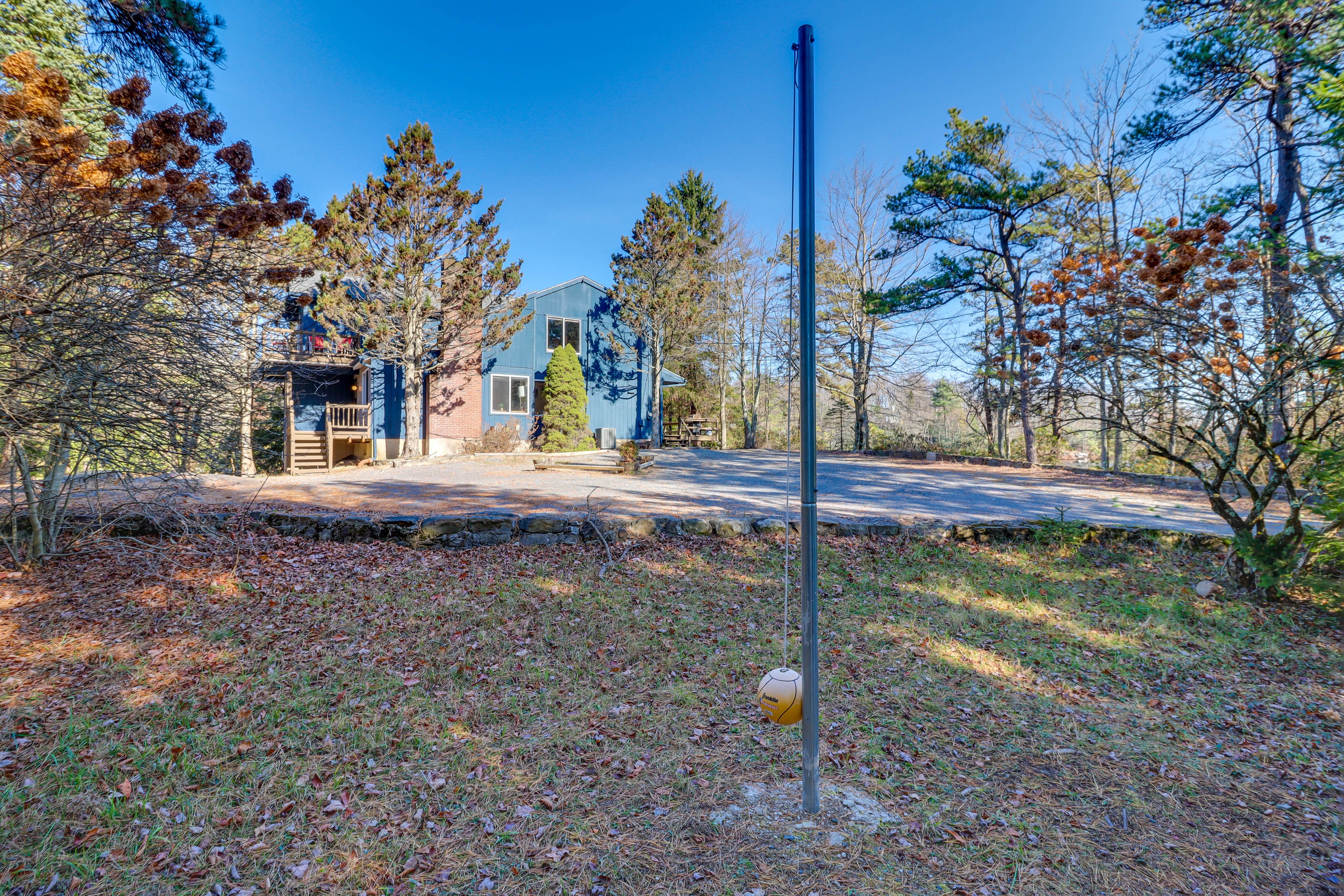 Spacious Yard | Tetherball