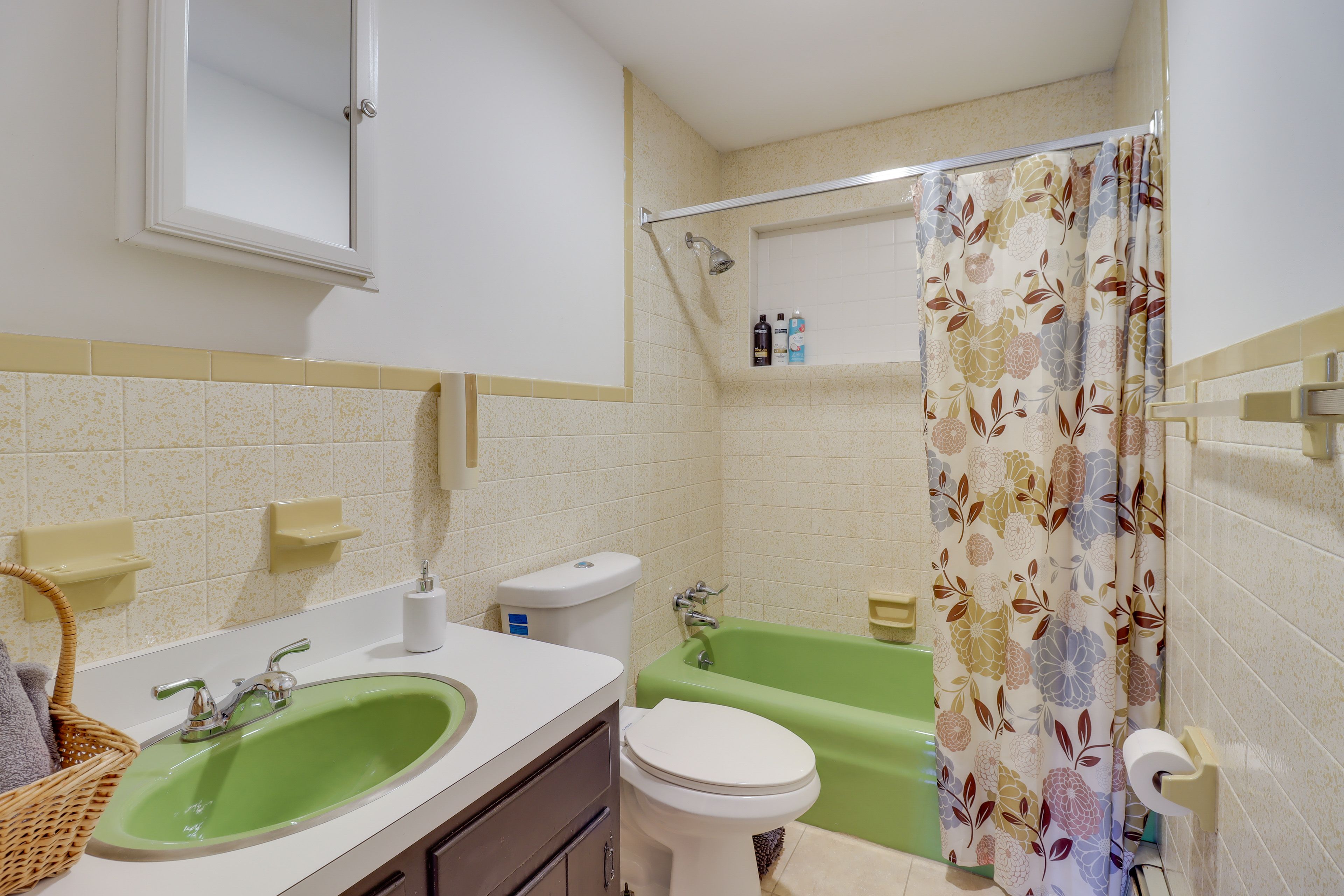 Full Bathroom