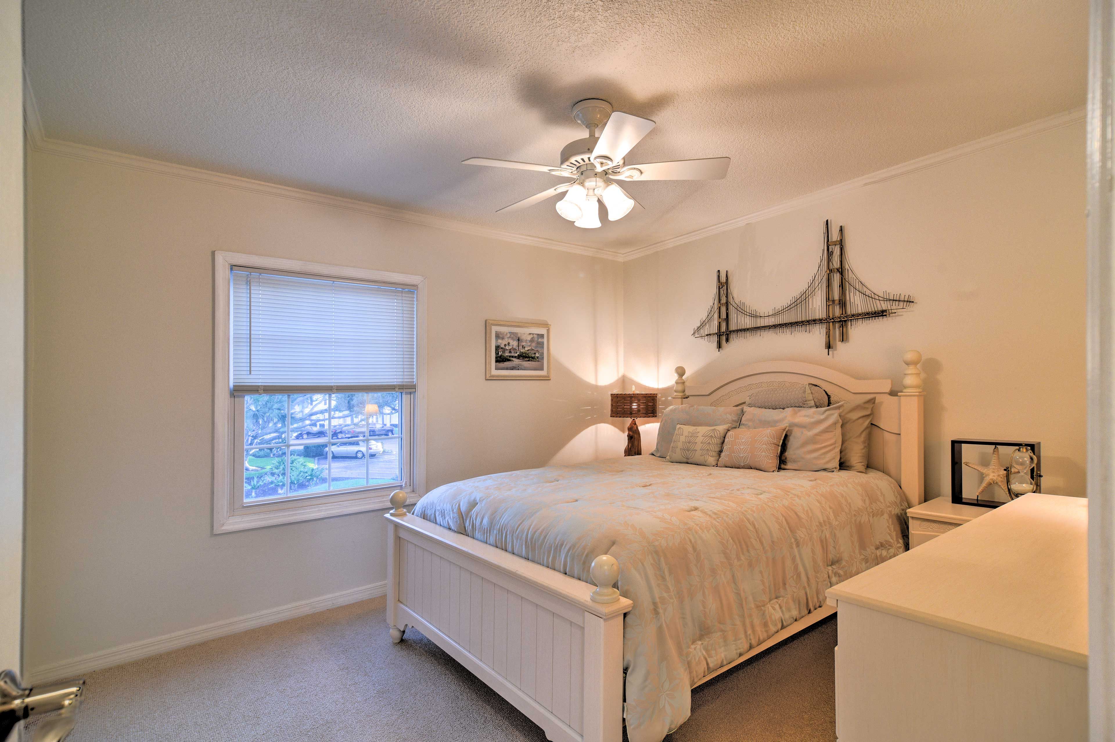 Bedroom 1 | Queen Bed | Linens Provided