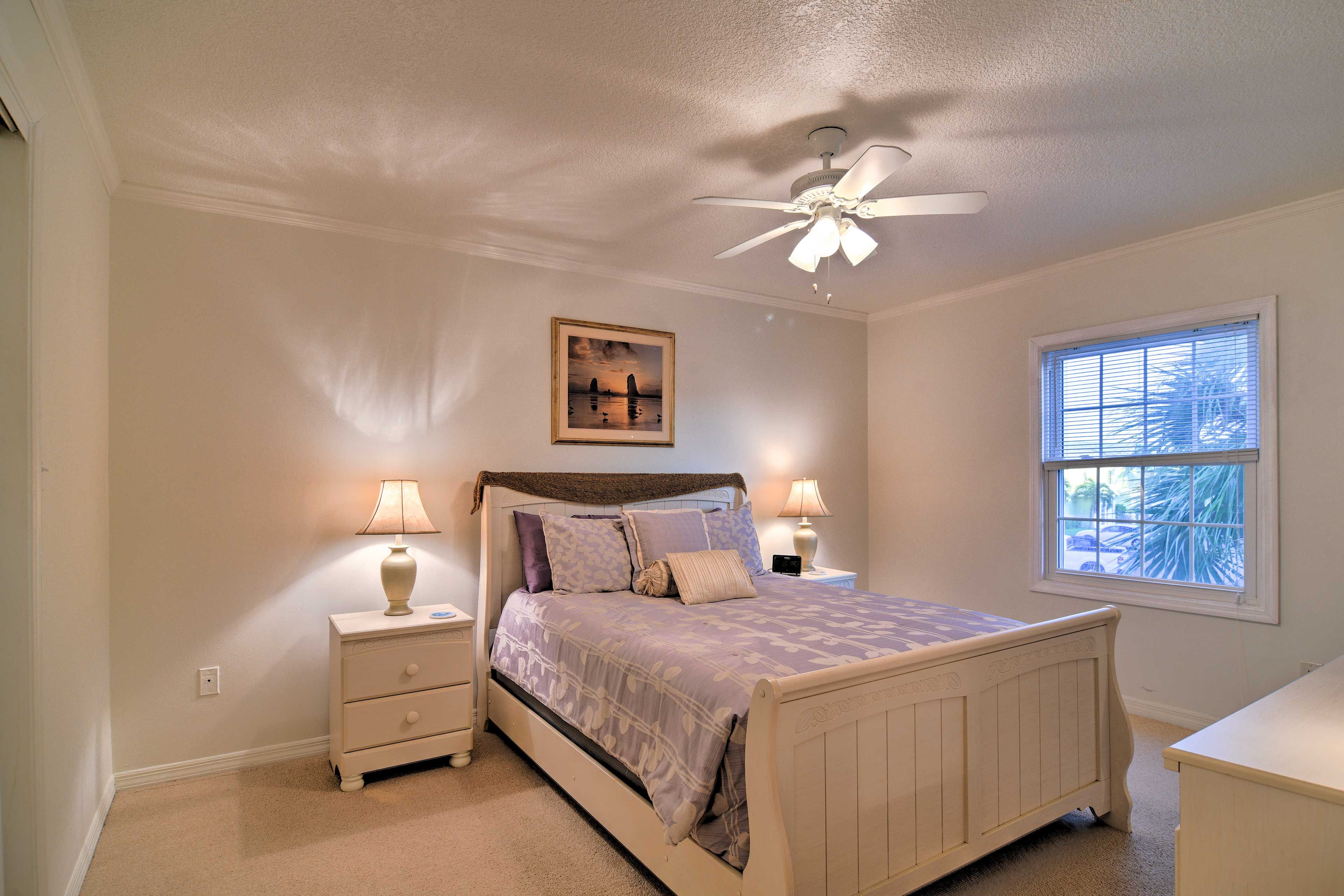 Bedroom 2 | Queen Bed