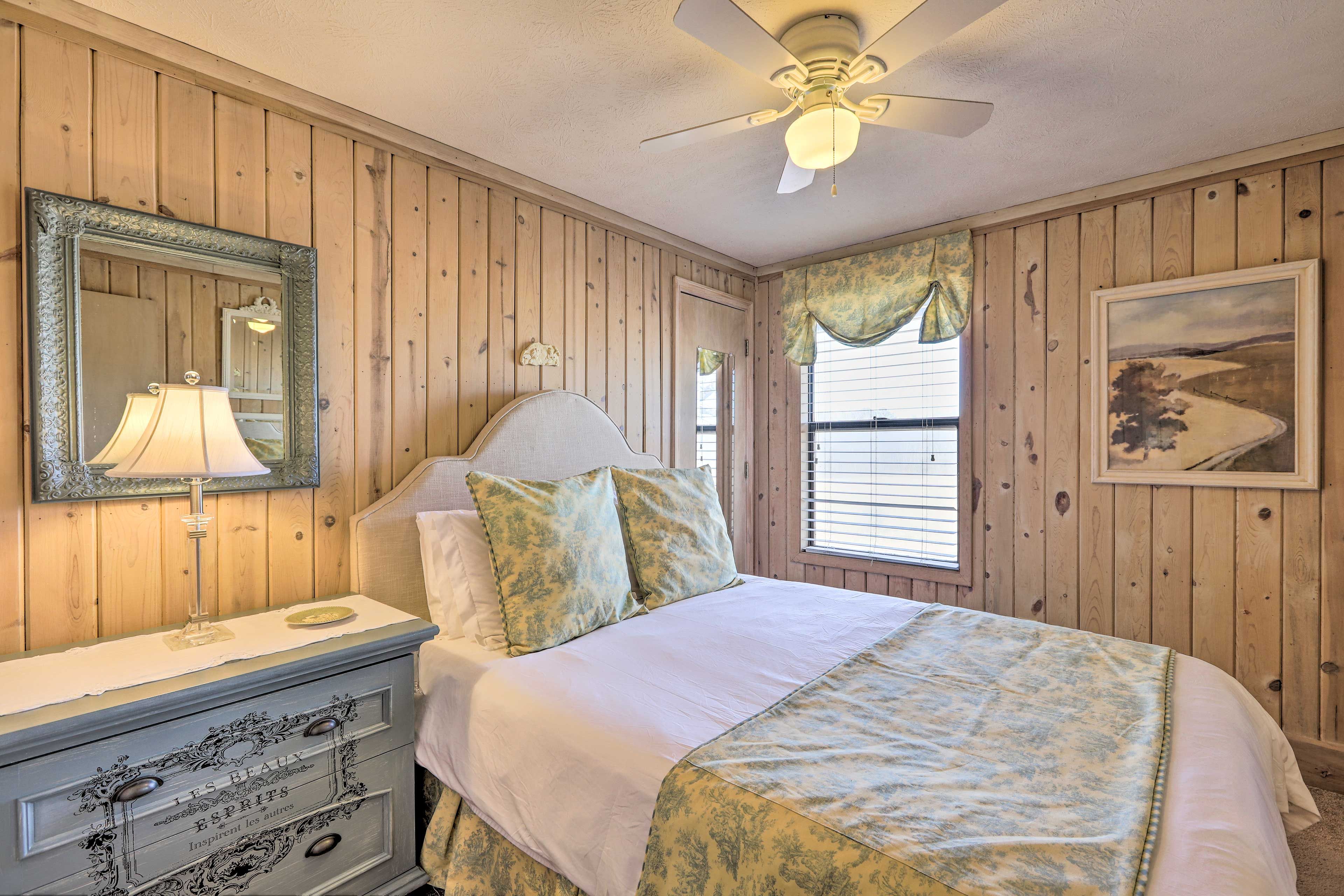 Bedroom 4 | Queen Bed | Free WiFi | Main Level