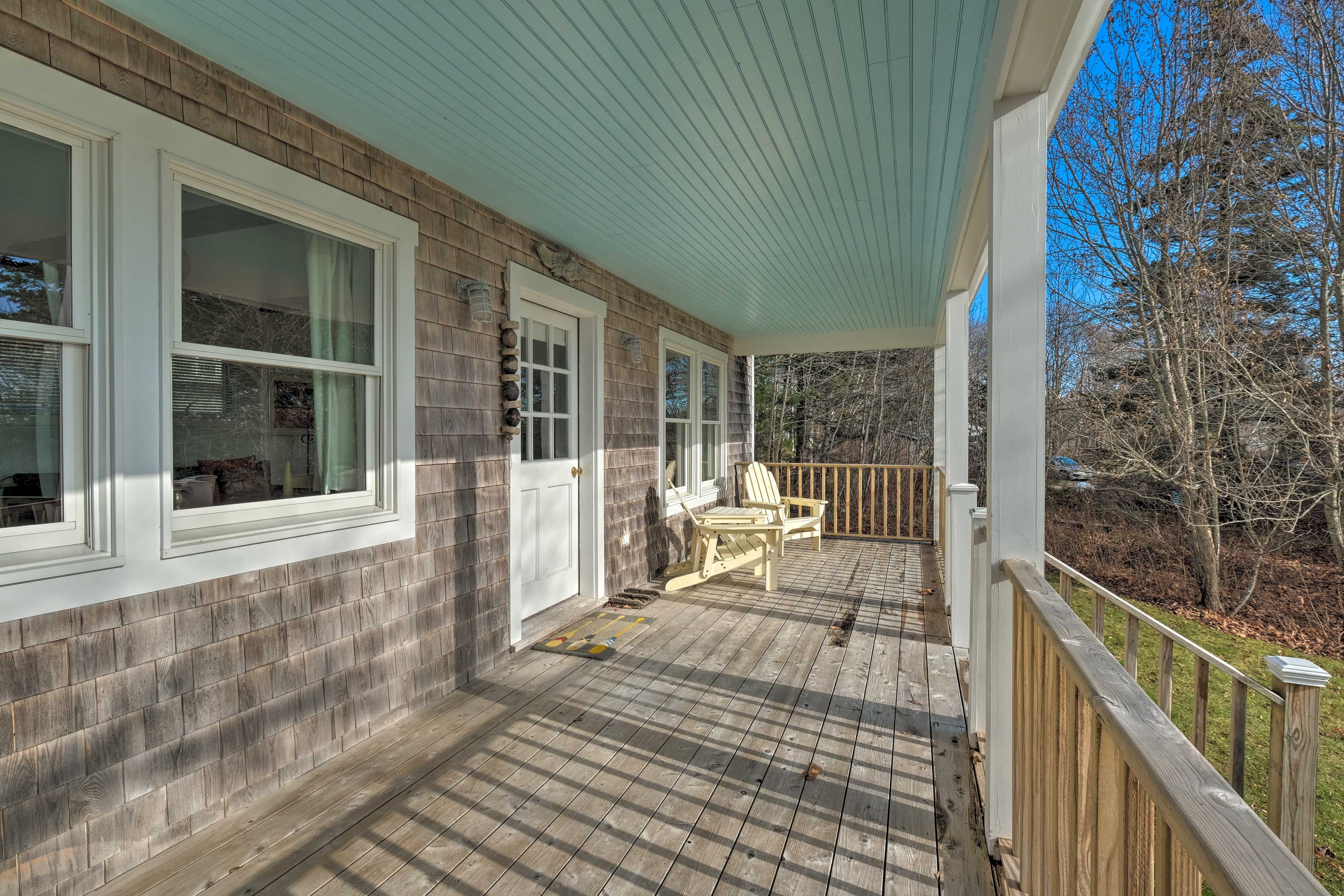 Covered Porch | Gas Grill