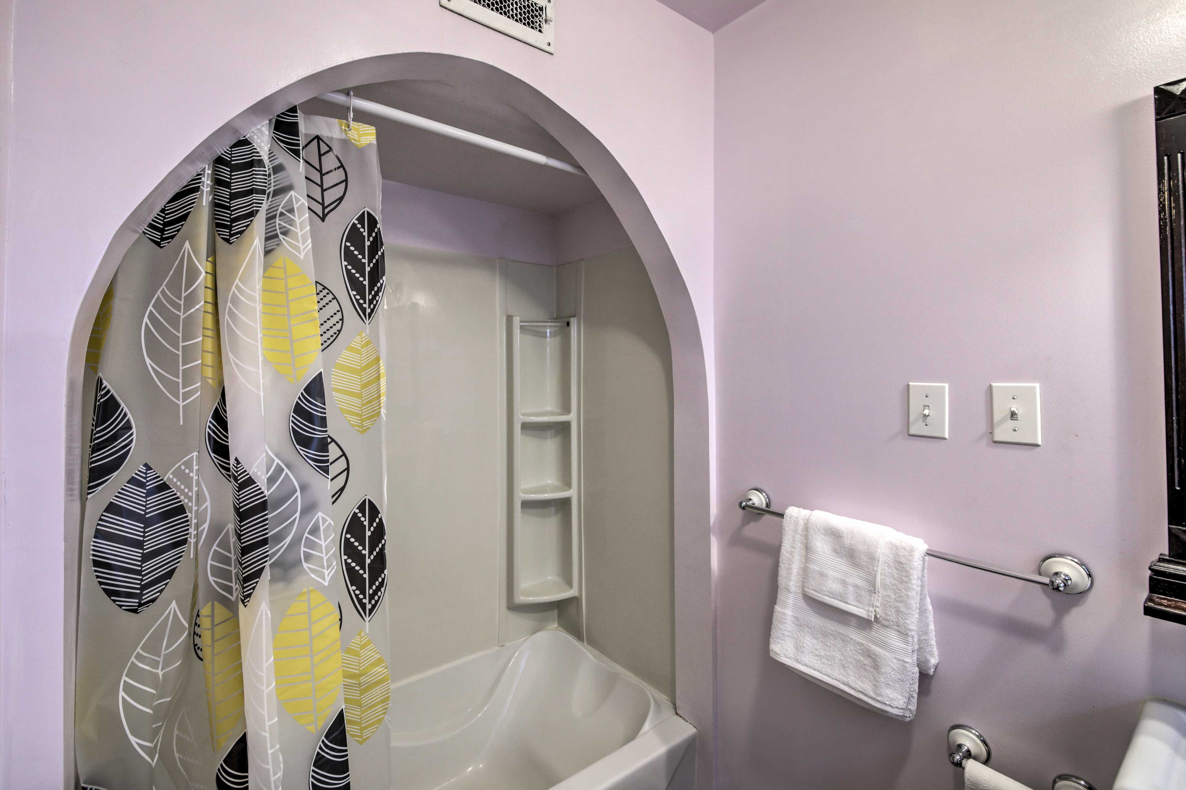 En-Suite Bathroom | Towels Provided