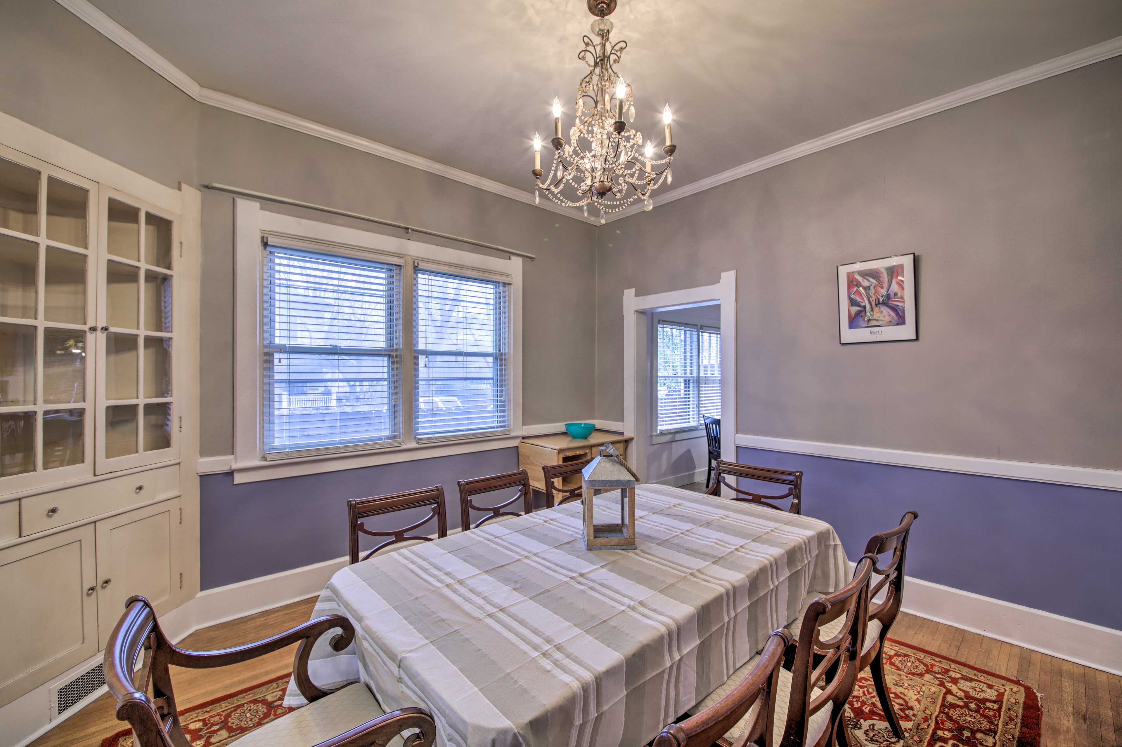 Dining Table | Dishware & Flatware Provided