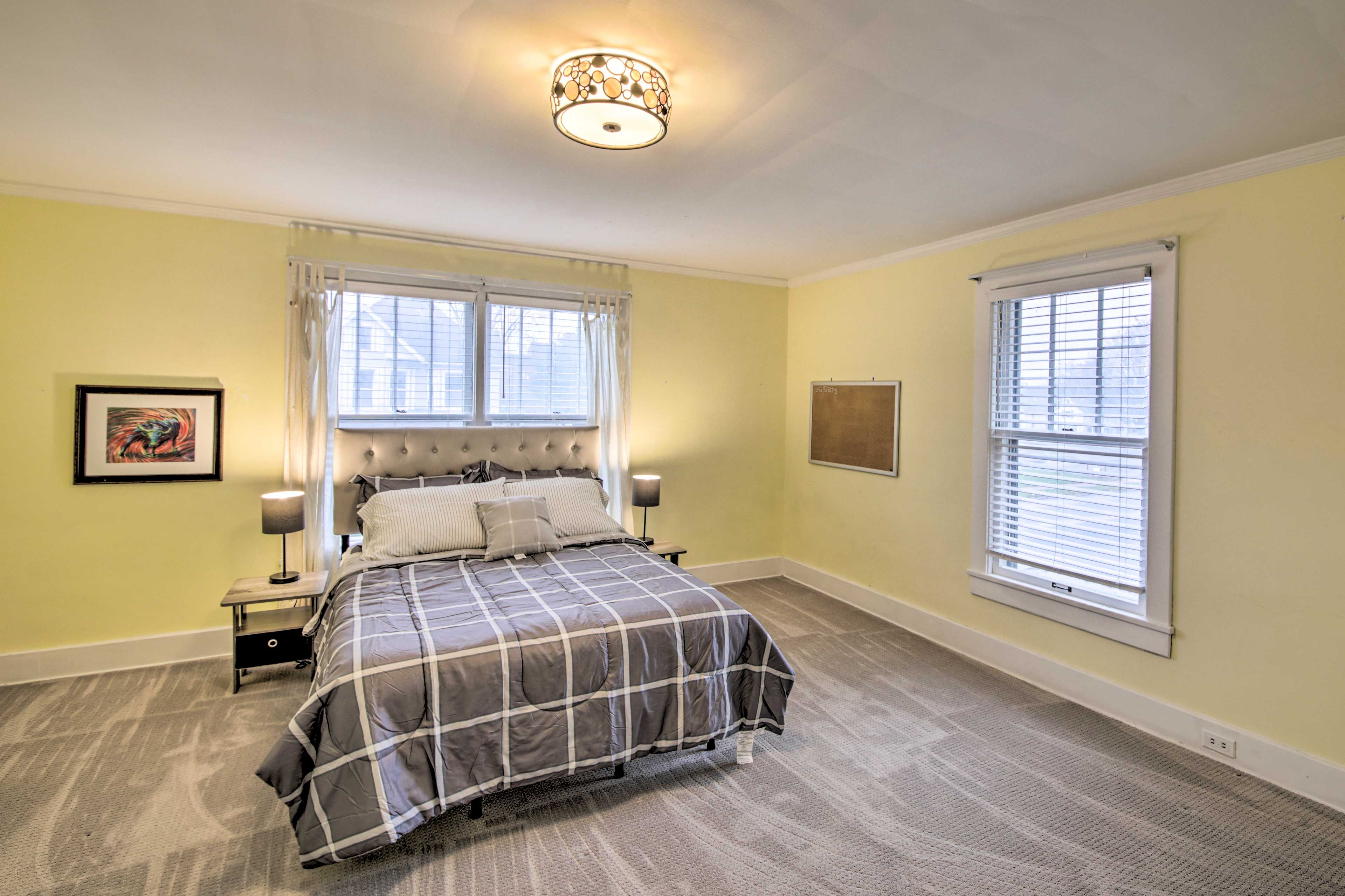 Bedroom 2 | Queen Bed