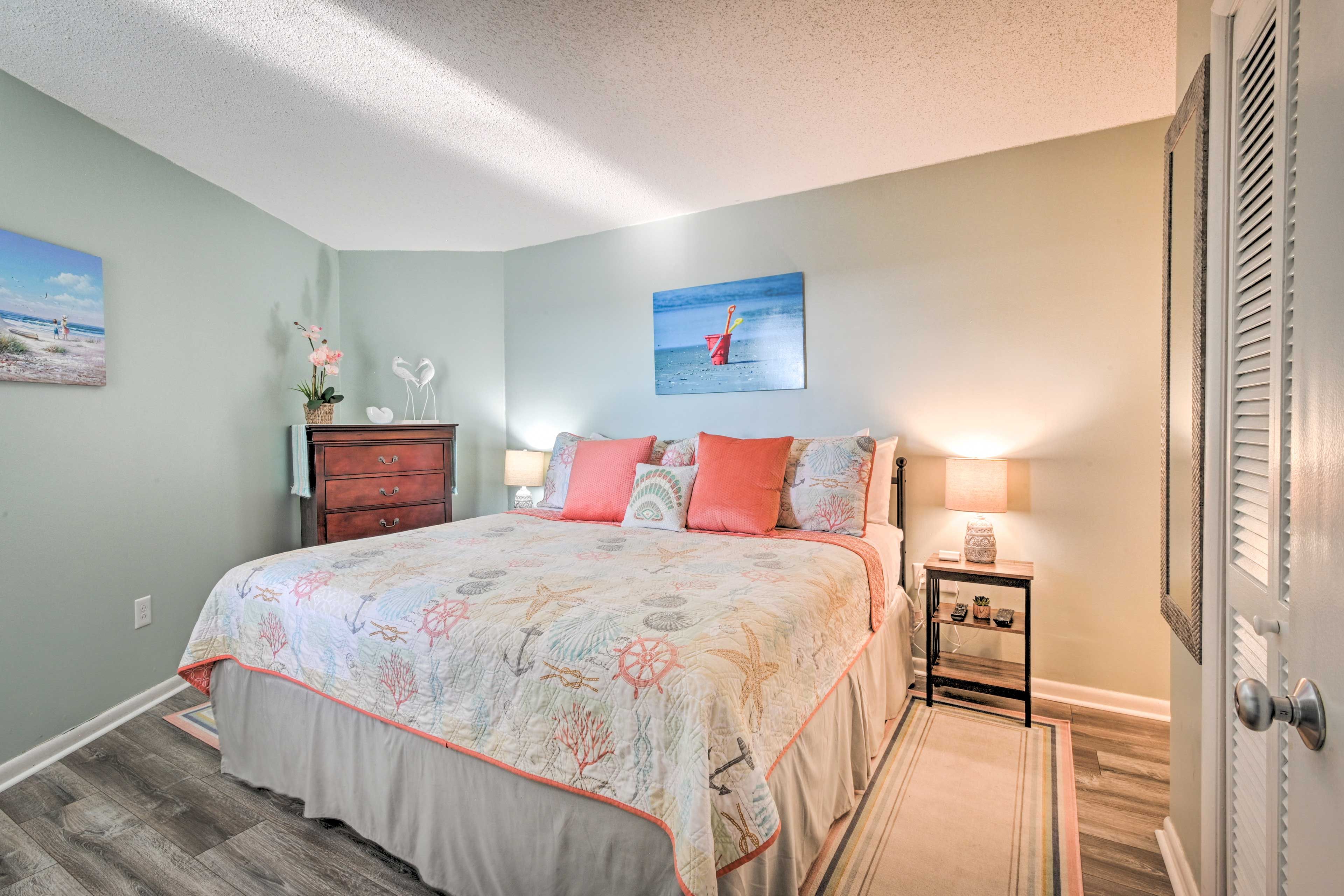 Bedroom | Linens Provided