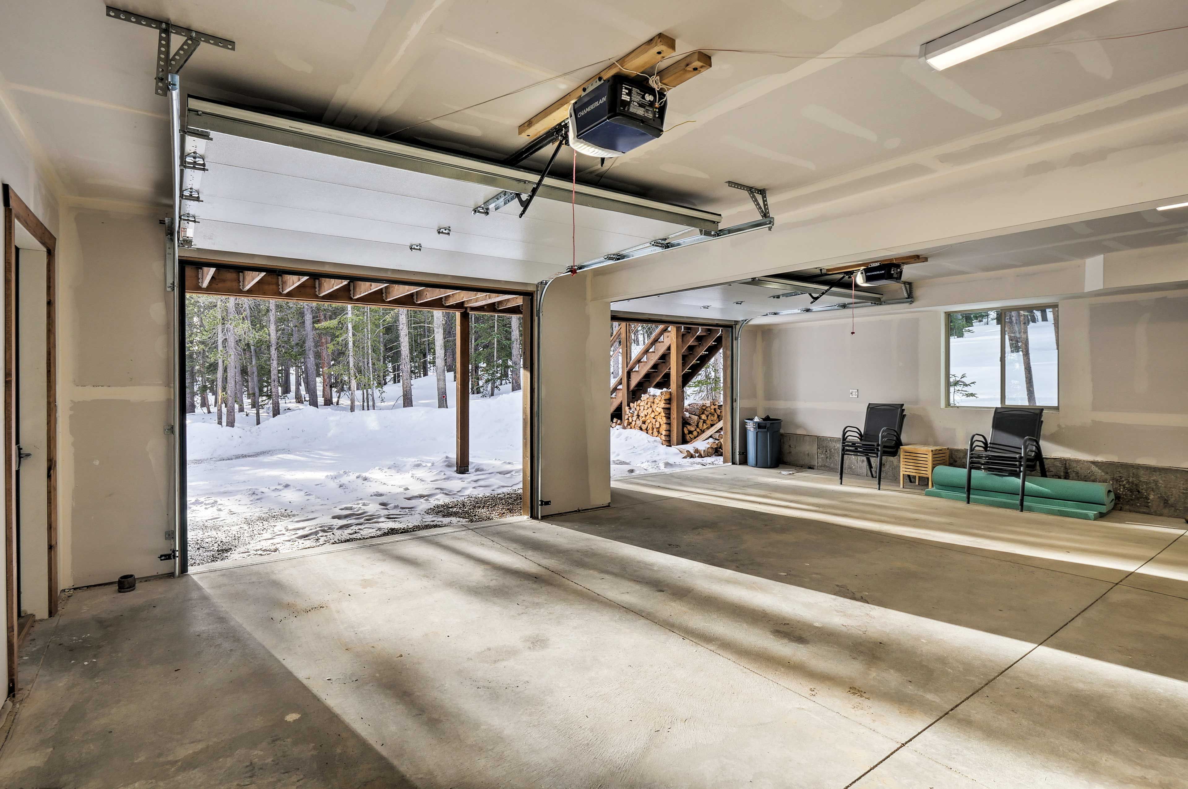 Parking | Garage (2 Vehicles) | Driveway (3 Vehicles)