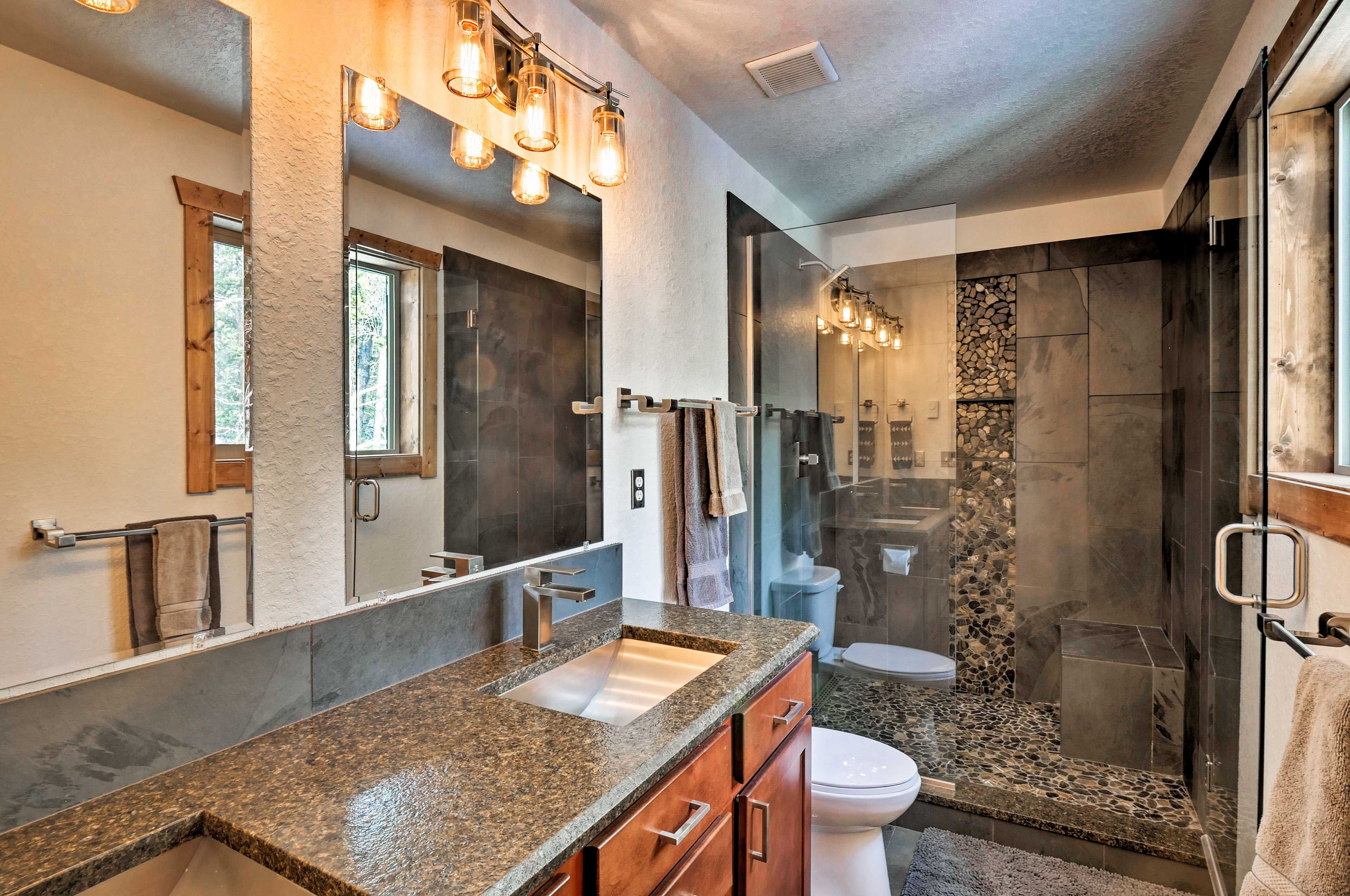 En-Suite Bathroom | Towels Provided