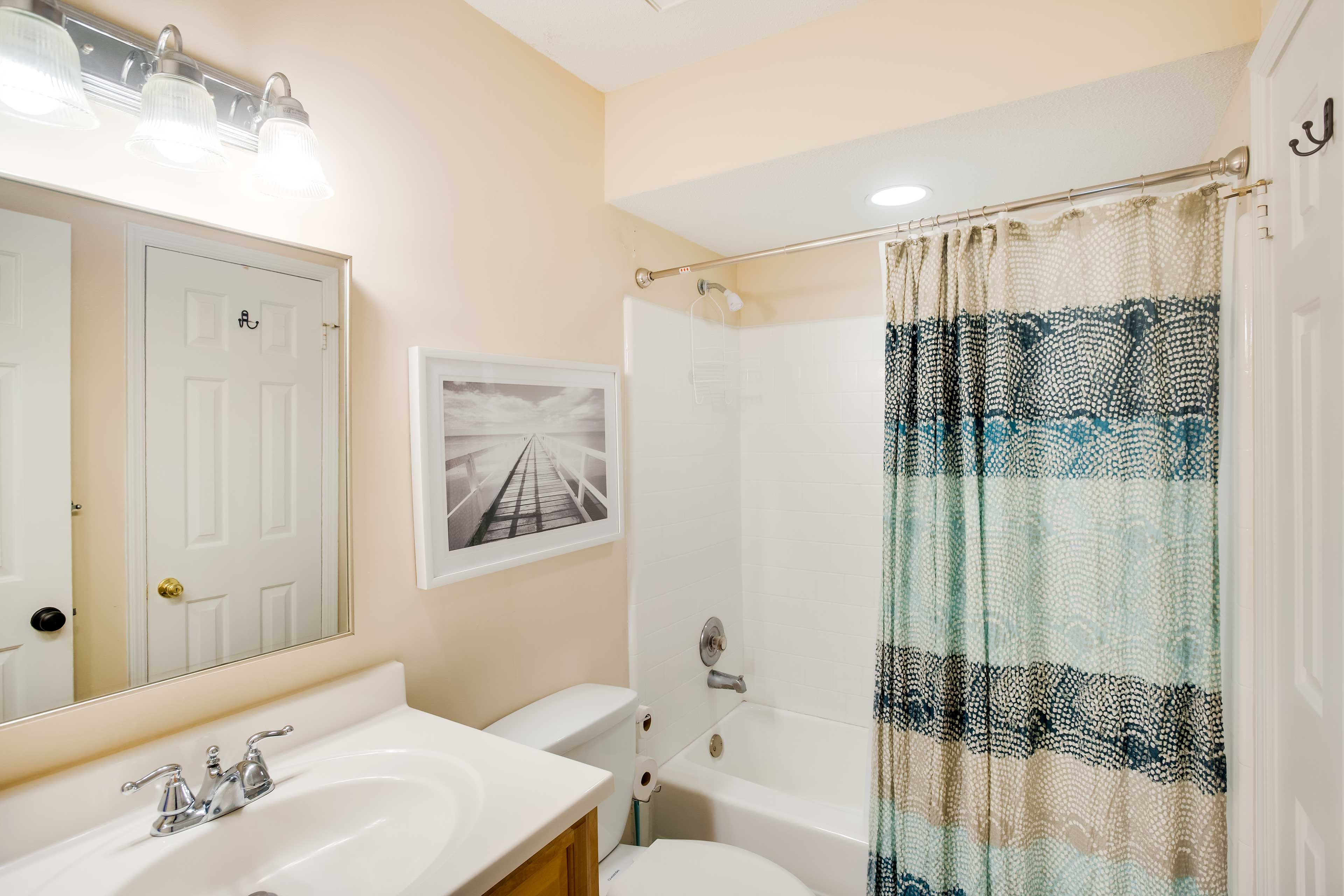 Full Bathroom | Towels & Linens Provided