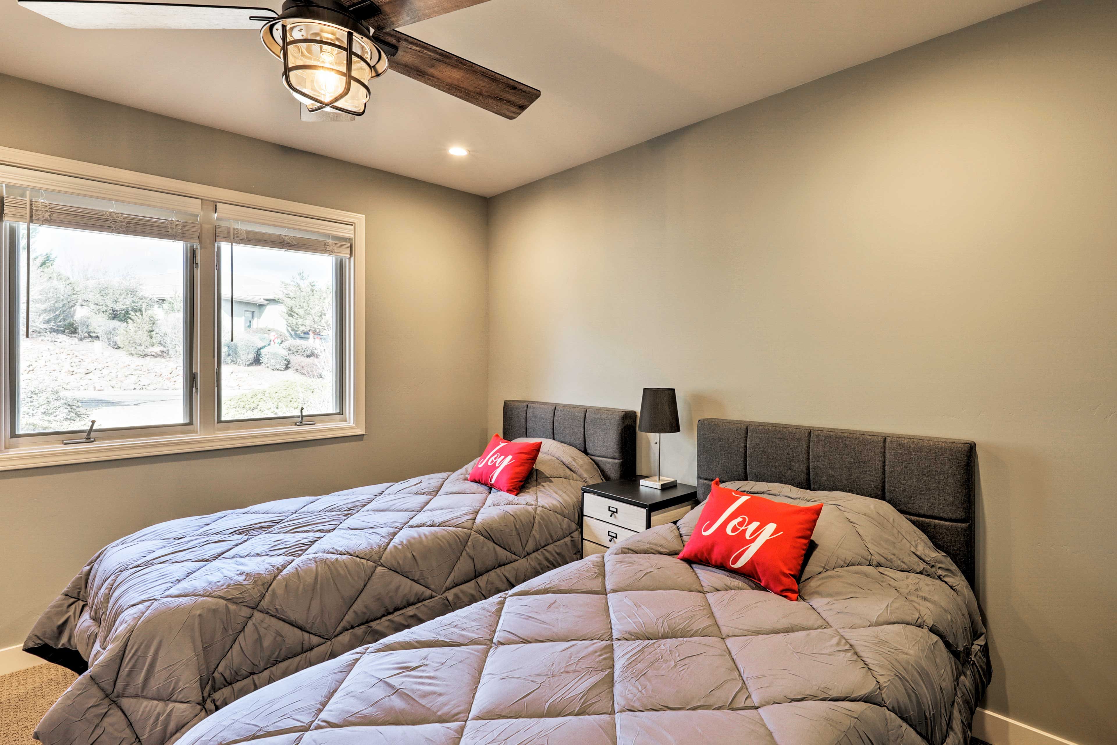 The third bedroom is equipped with 2 twin beds.