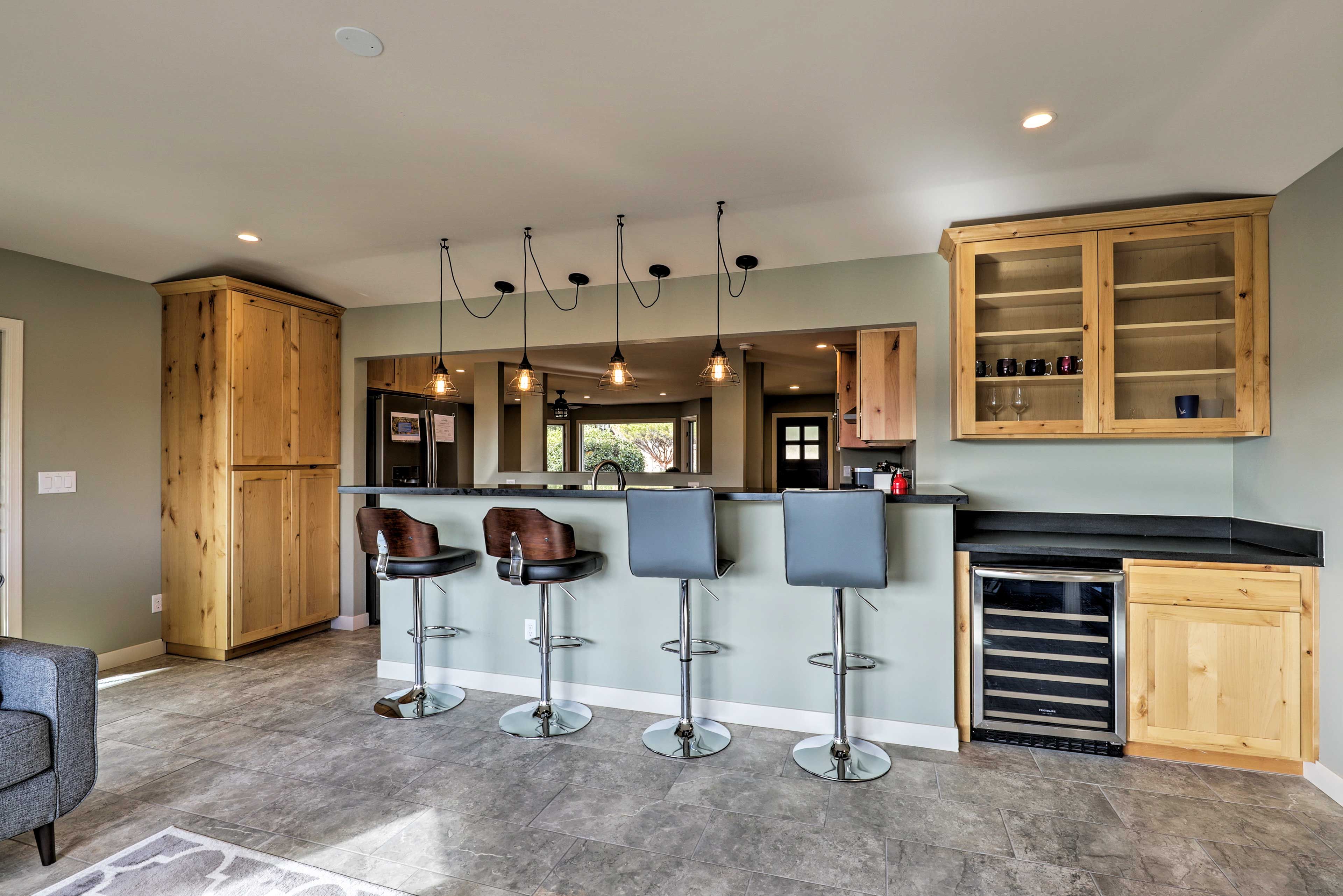 Grab a seat at the breakfast bar with seating for 4.