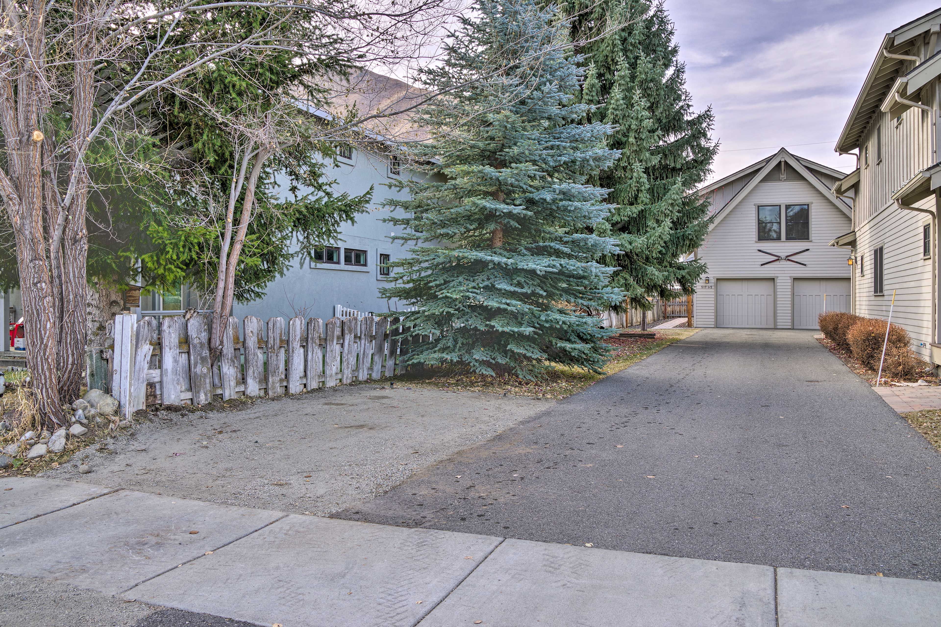 Parking | Off-Street Parking (1 Vehicle) | No Driveway Parking