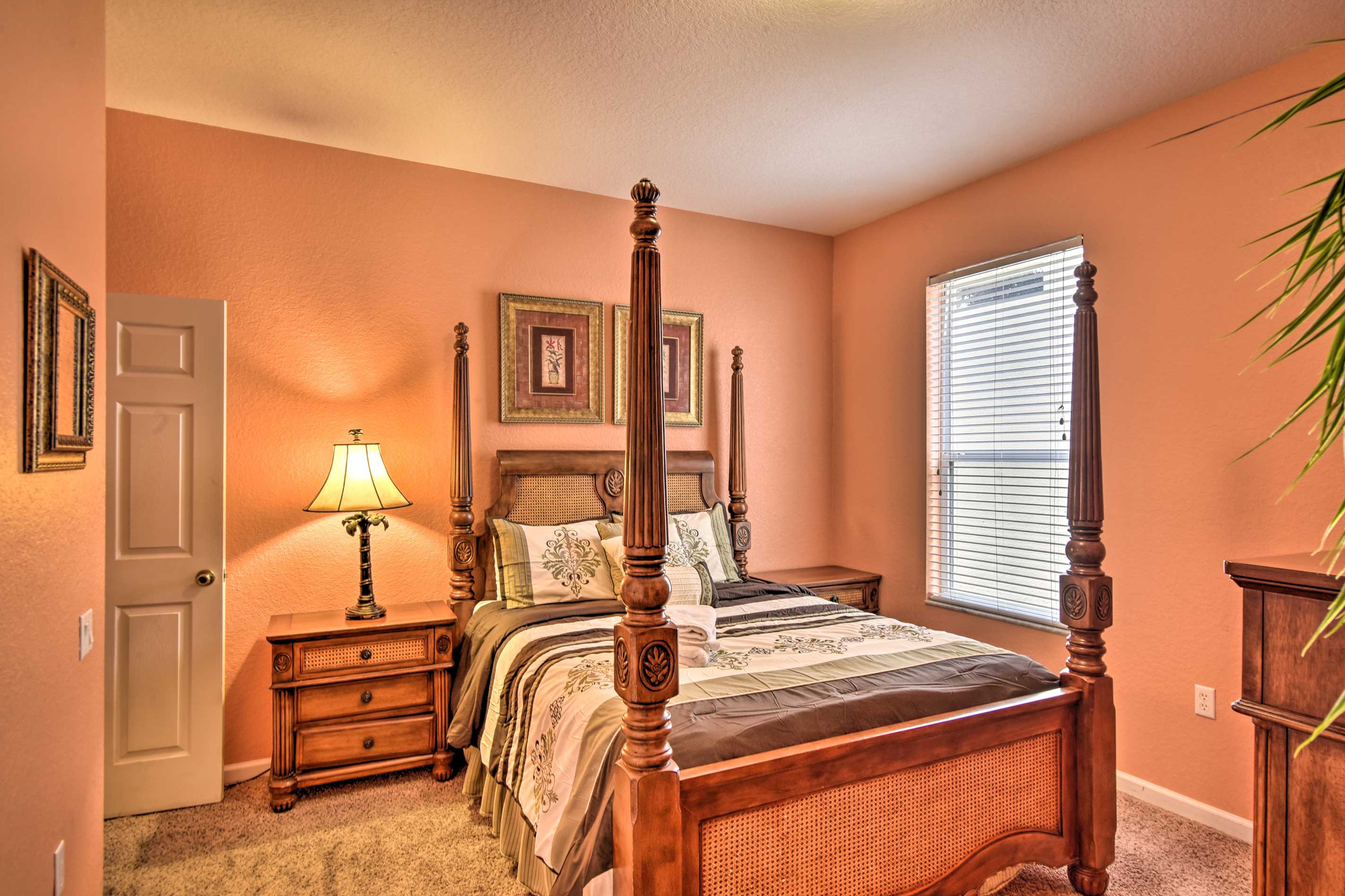 Two travelers can cozy up in the queen bed.