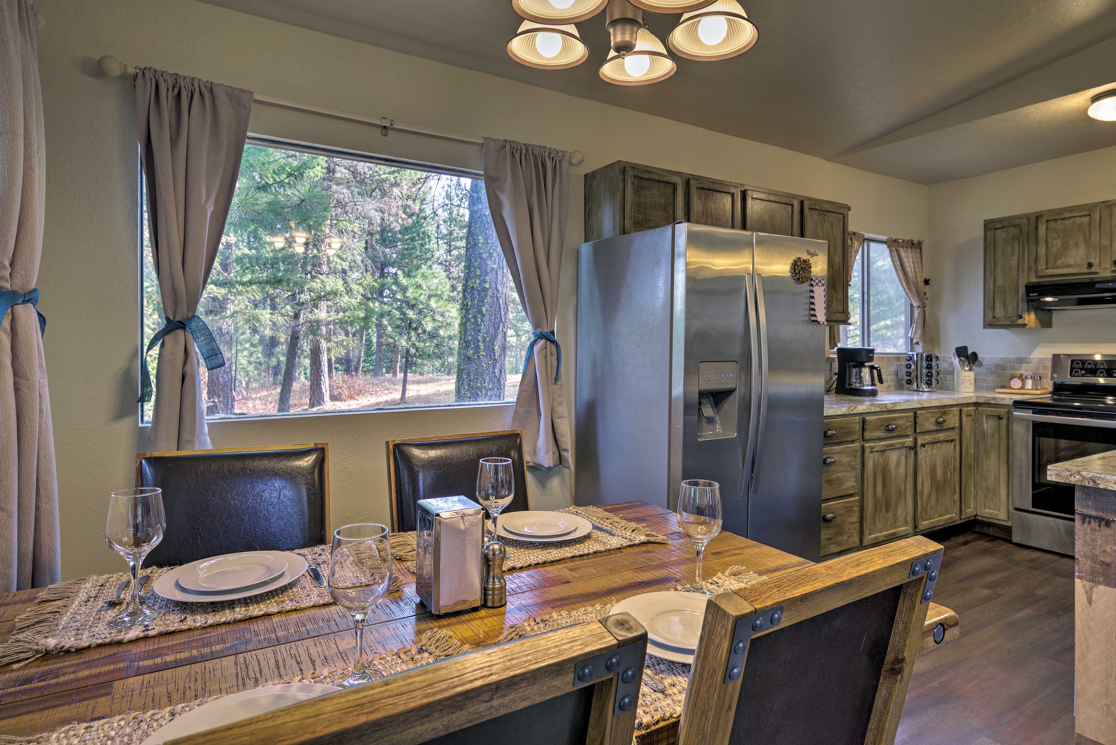 Dining Space | Dishware/Flatware