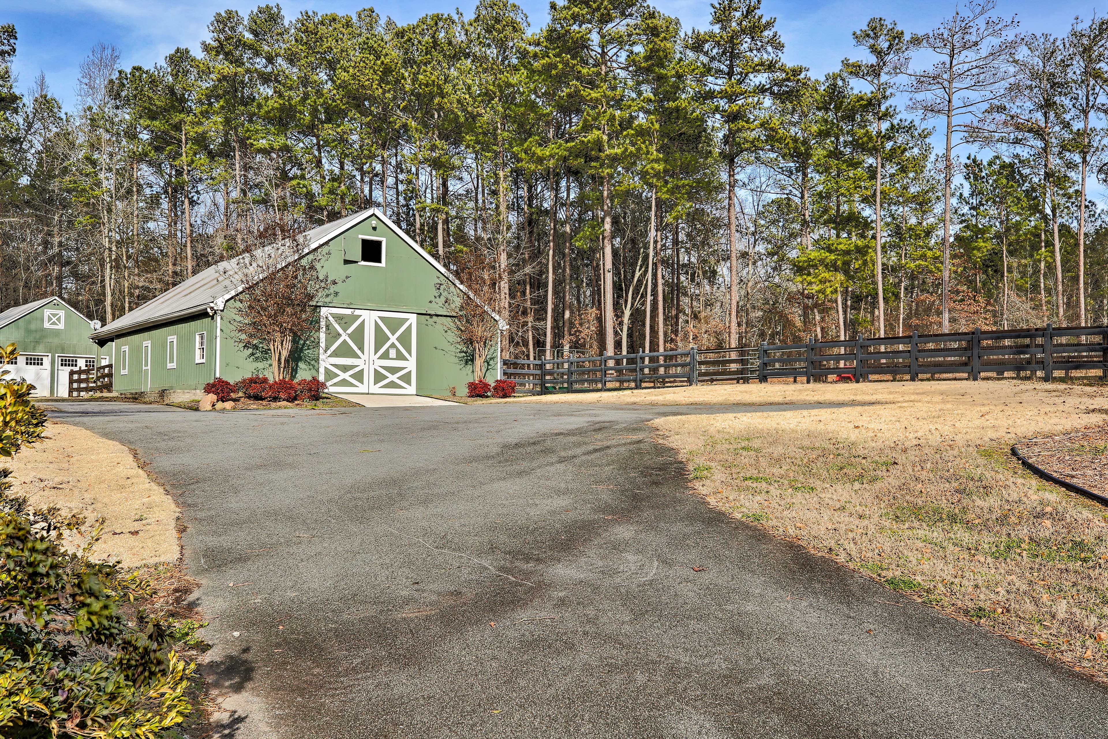 Property Exterior | Driveway Parking (9 Vehicles)